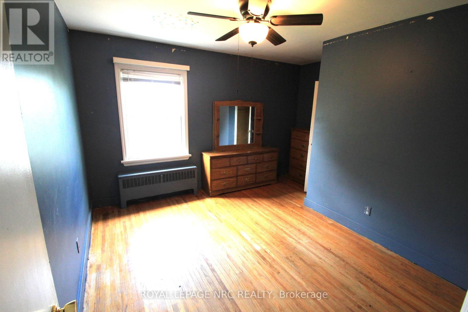 












60 MICHAEL AVENUE

,
St. Catharines (Burleigh Hill),




Ontario
L2T1S3

