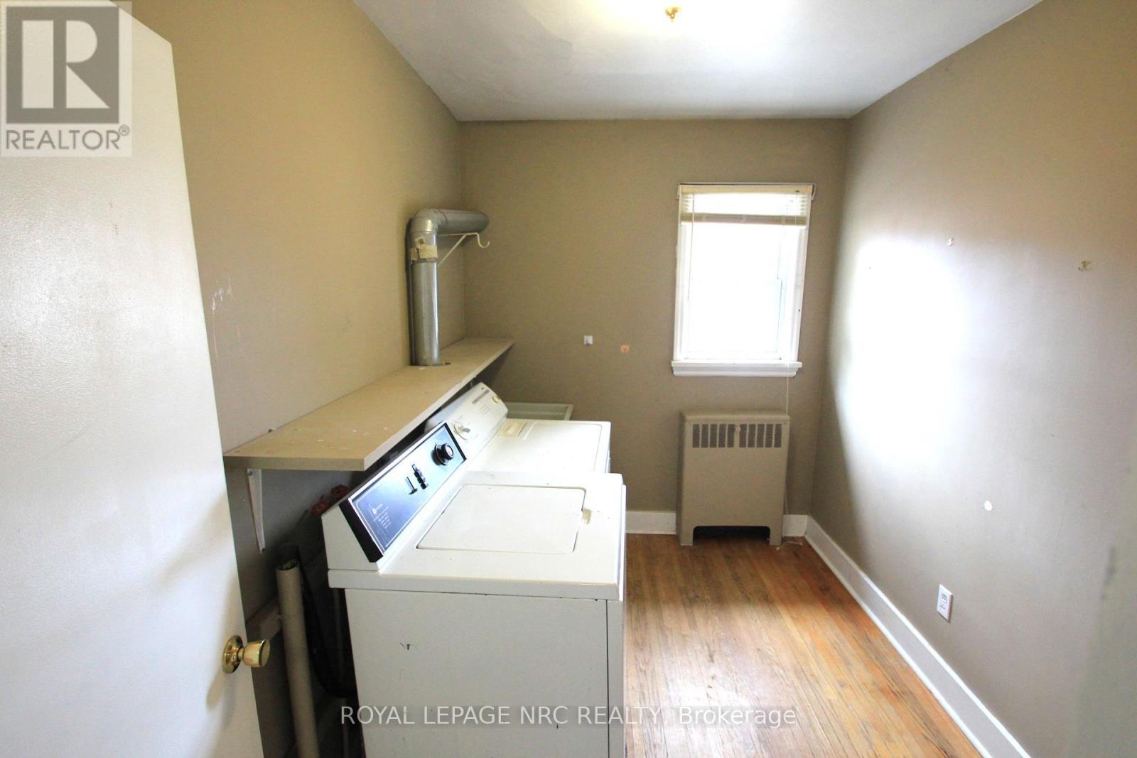 












60 MICHAEL AVENUE

,
St. Catharines (Burleigh Hill),




Ontario
L2T1S3

