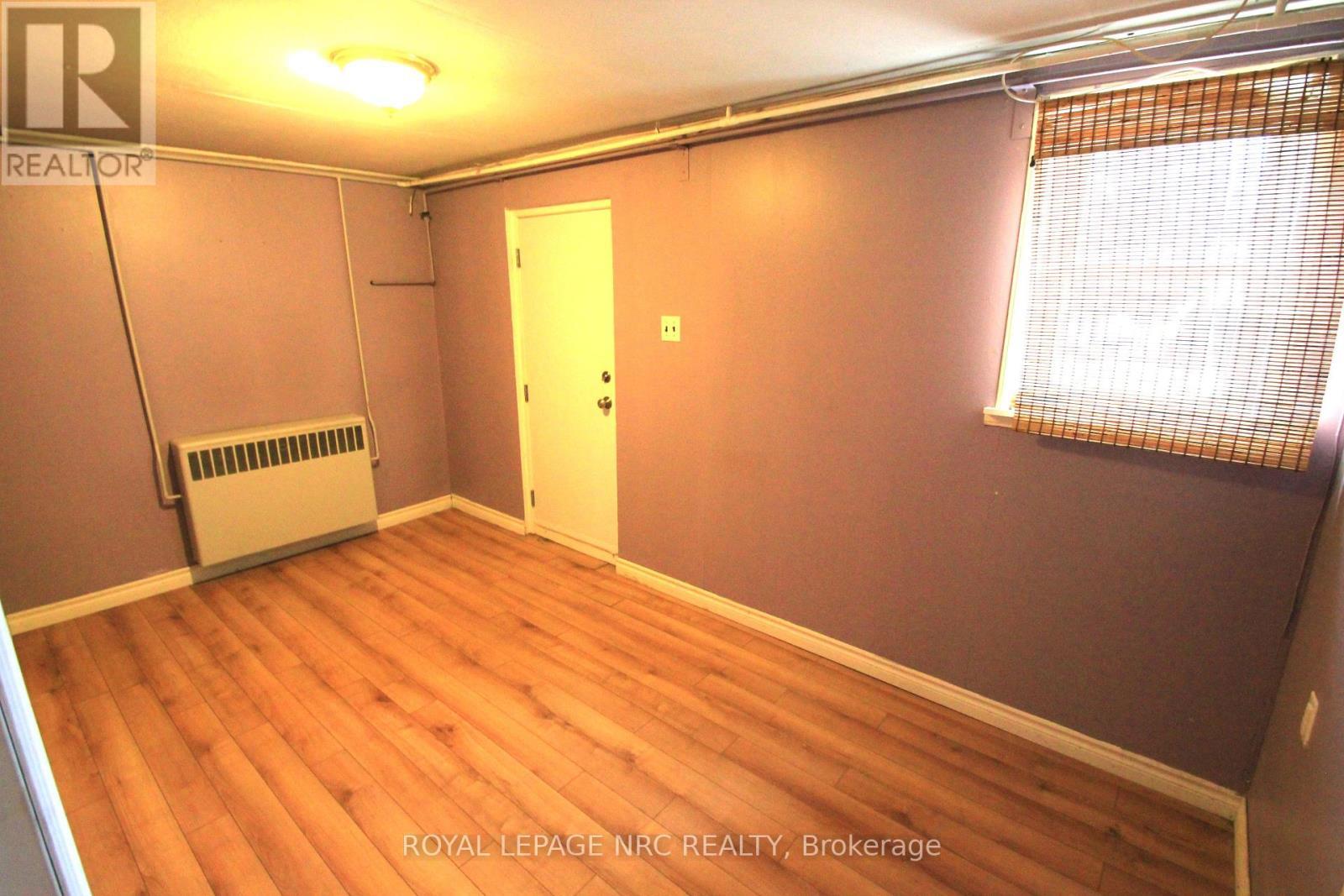 












60 MICHAEL AVENUE

,
St. Catharines (Burleigh Hill),




Ontario
L2T1S3

