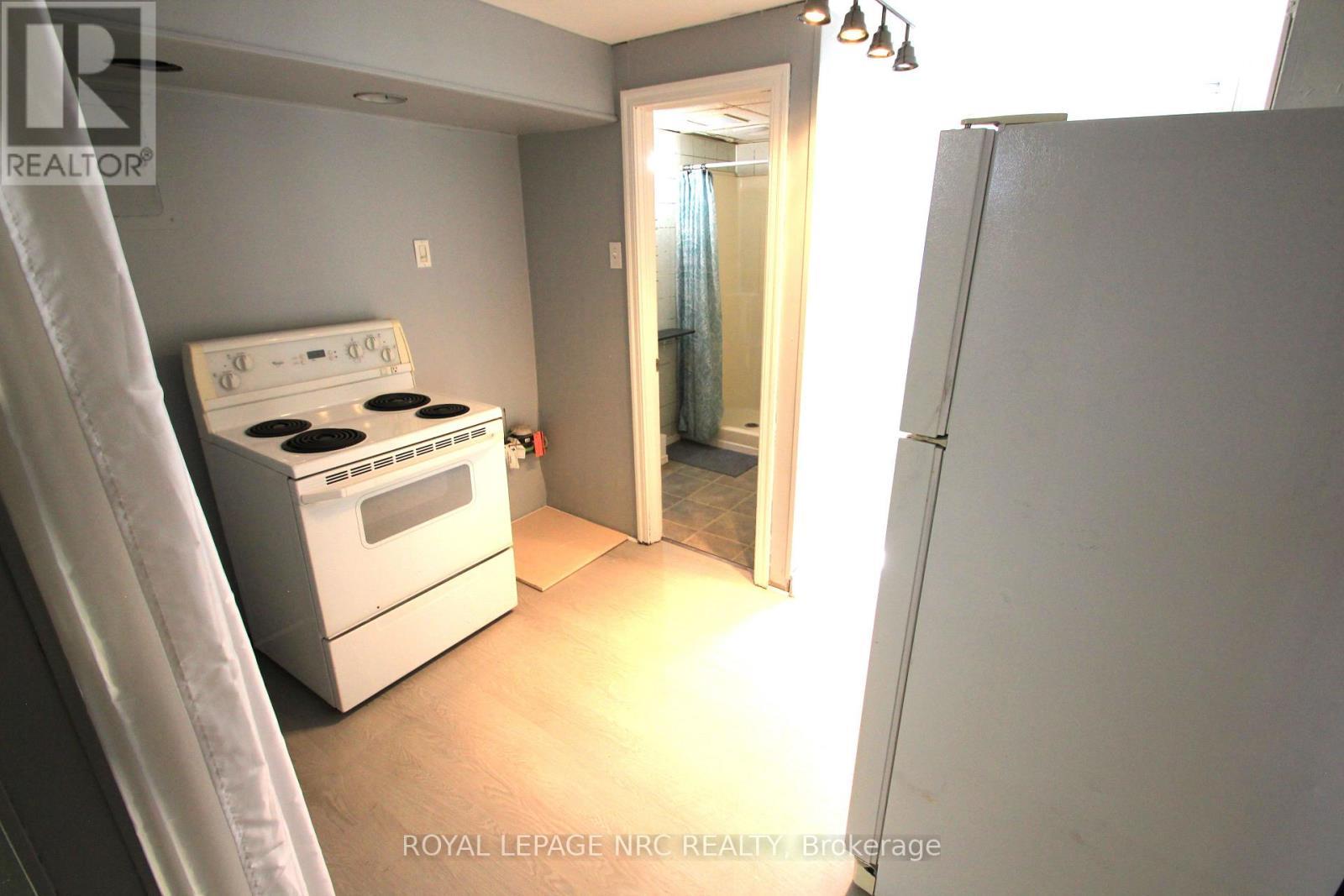 












60 MICHAEL AVENUE

,
St. Catharines (Burleigh Hill),




Ontario
L2T1S3

