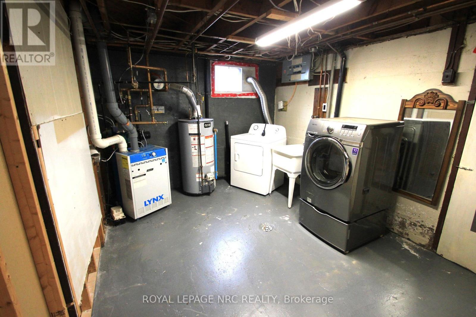












60 MICHAEL AVENUE

,
St. Catharines (Burleigh Hill),




Ontario
L2T1S3

