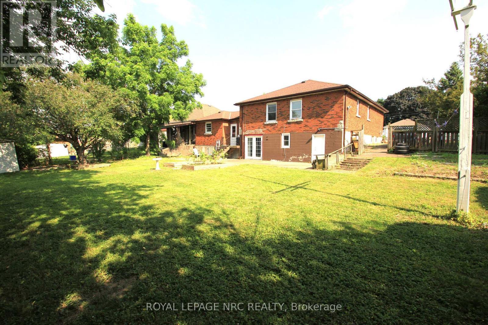 












60 MICHAEL AVENUE

,
St. Catharines (Burleigh Hill),




Ontario
L2T1S3

