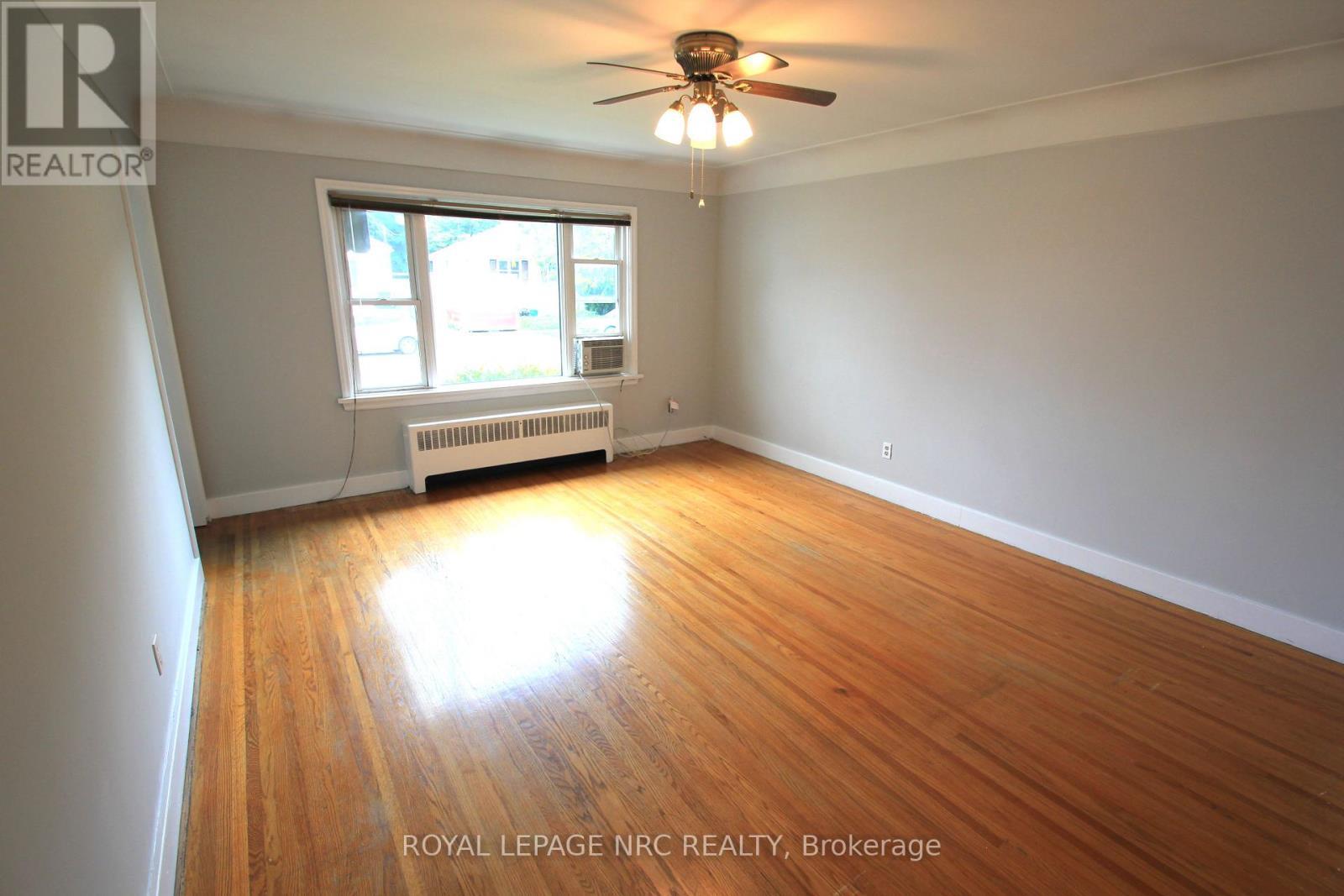 












60 MICHAEL AVENUE

,
St. Catharines (Burleigh Hill),




Ontario
L2T1S3

