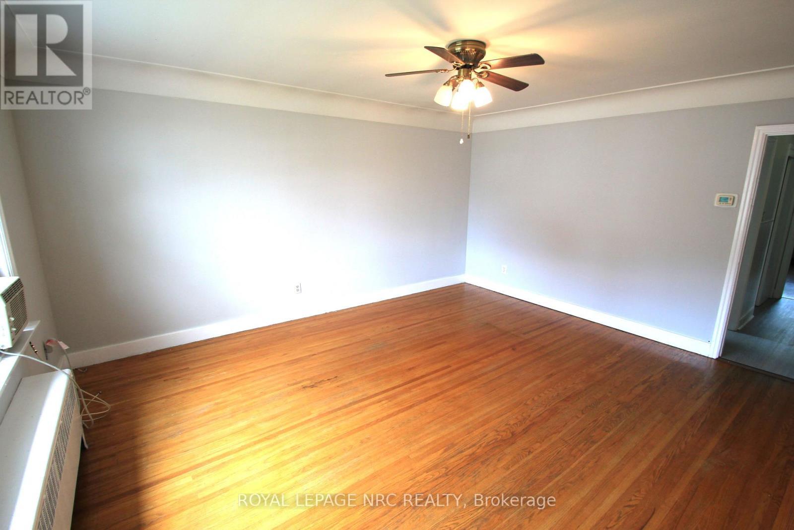 












60 MICHAEL AVENUE

,
St. Catharines (Burleigh Hill),




Ontario
L2T1S3

