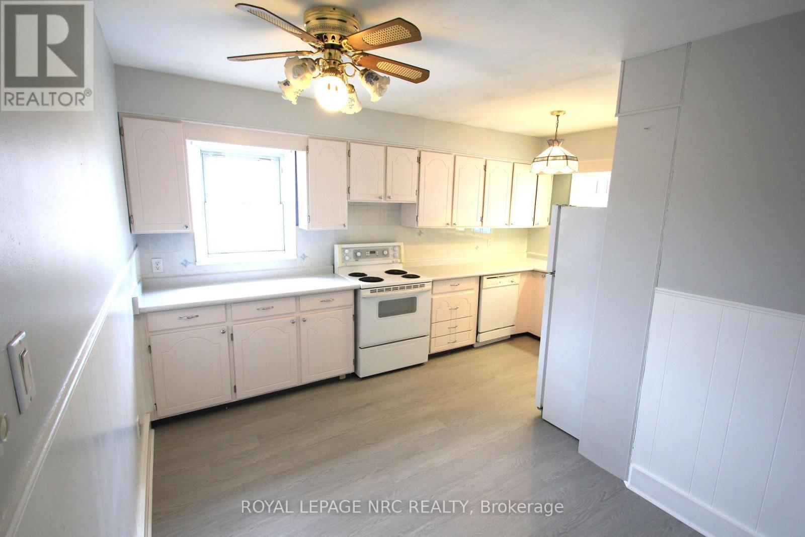 












60 MICHAEL AVENUE

,
St. Catharines (Burleigh Hill),




Ontario
L2T1S3

