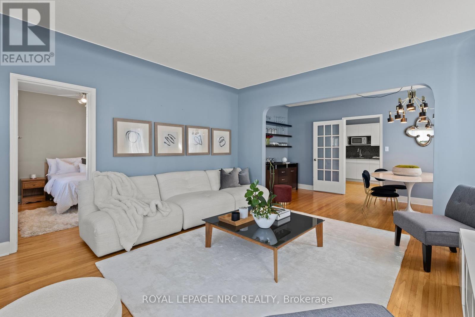 












28 AUGUSTA AVENUE

,
St. Catharines (Facer),




Ontario
L2M5R2

