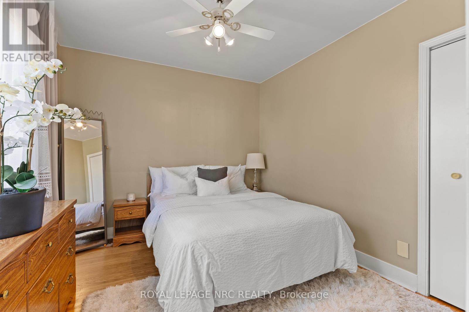 












28 AUGUSTA AVENUE

,
St. Catharines (Facer),




Ontario
L2M5R2


