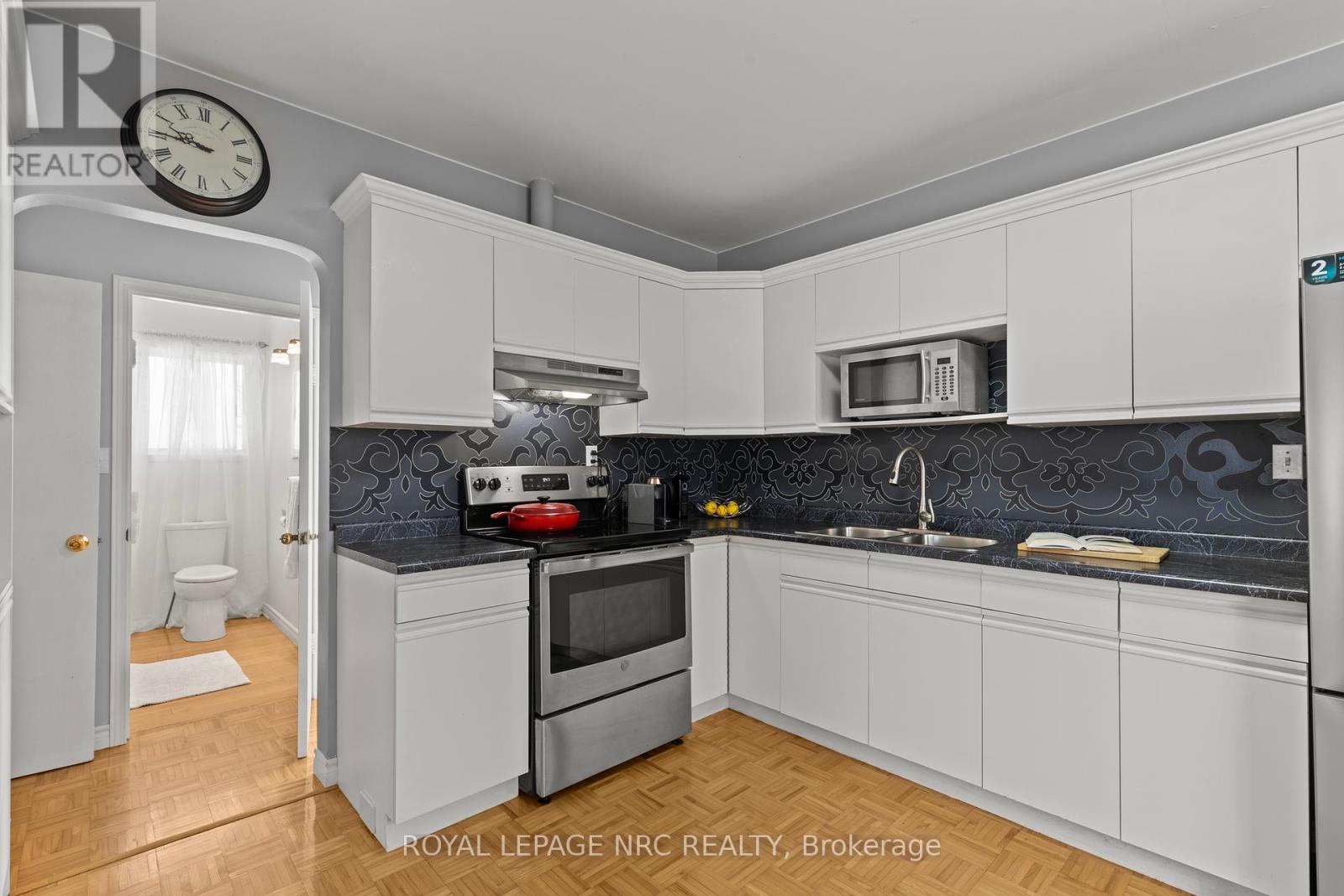 












28 AUGUSTA AVENUE

,
St. Catharines (Facer),




Ontario
L2M5R2

