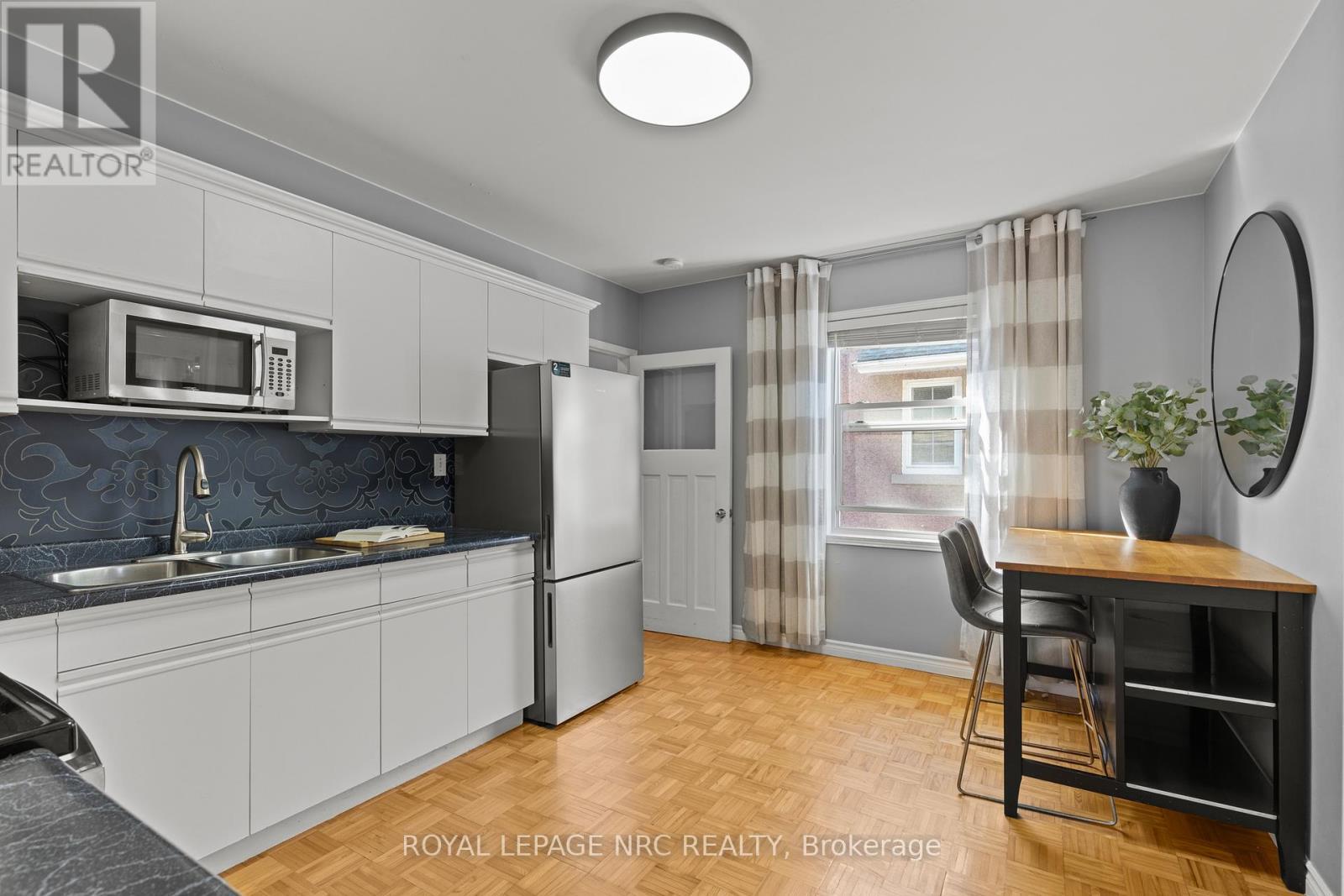 












28 AUGUSTA AVENUE

,
St. Catharines (Facer),




Ontario
L2M5R2

