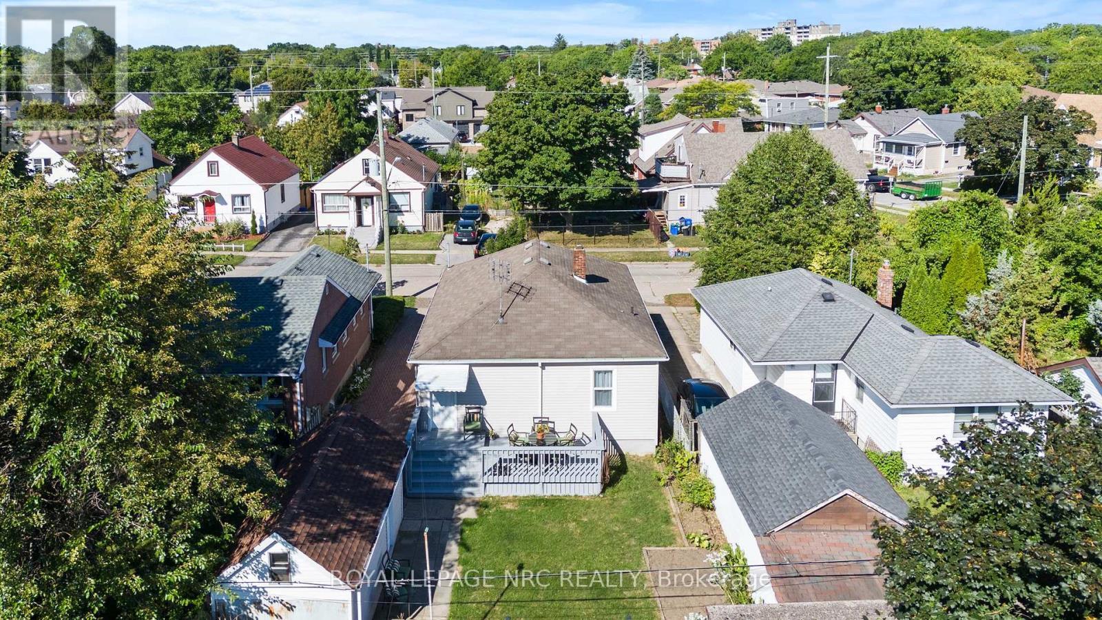 












28 AUGUSTA AVENUE

,
St. Catharines (Facer),




Ontario
L2M5R2

