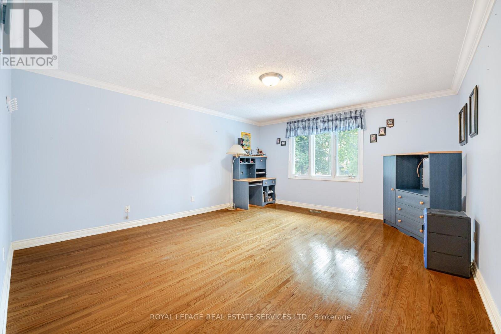 












2130 AUTUMN BREEZE DRIVE N

,
Mississauga,




Ontario
L5B1R4

