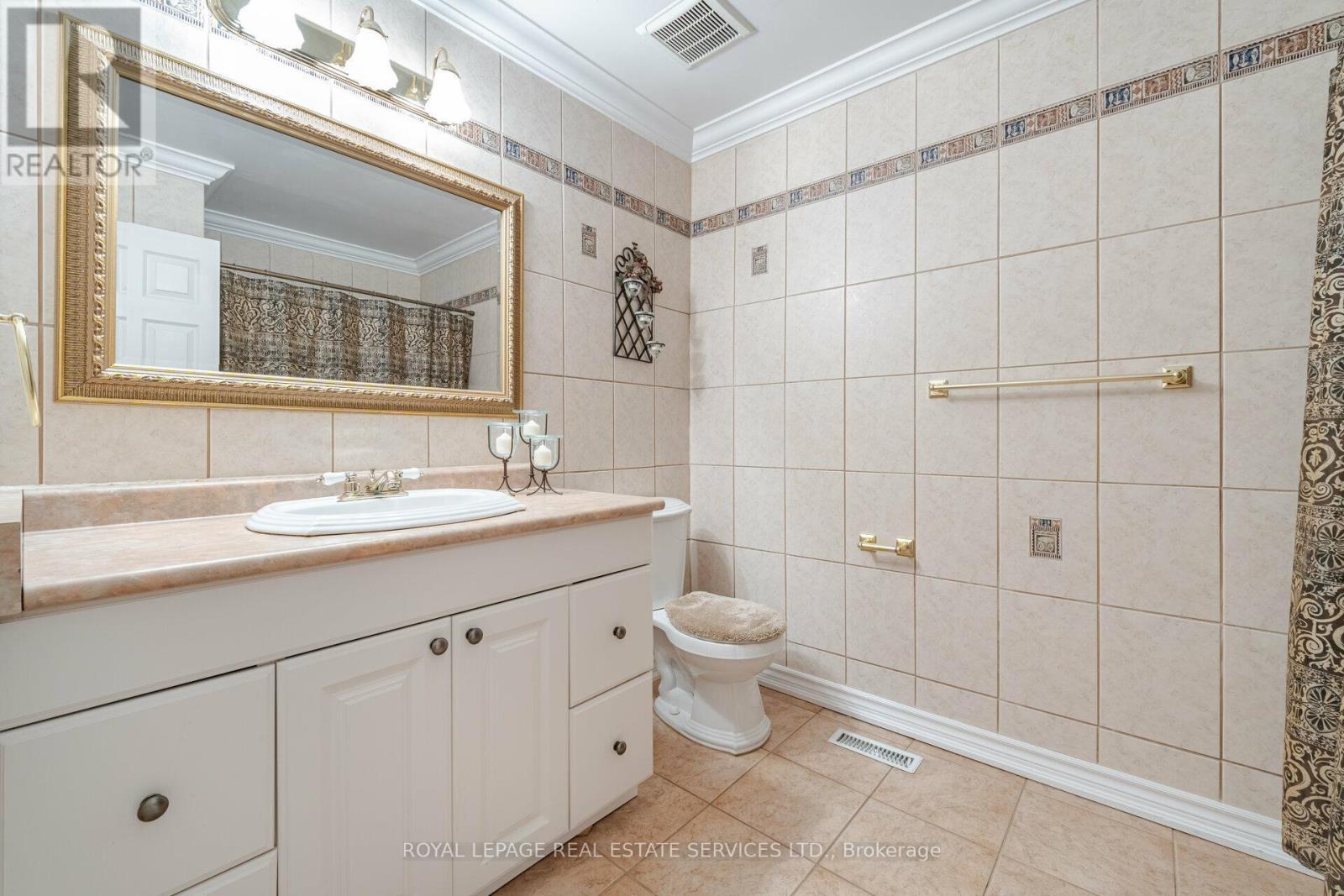 












2130 AUTUMN BREEZE DRIVE N

,
Mississauga,




Ontario
L5B1R4

