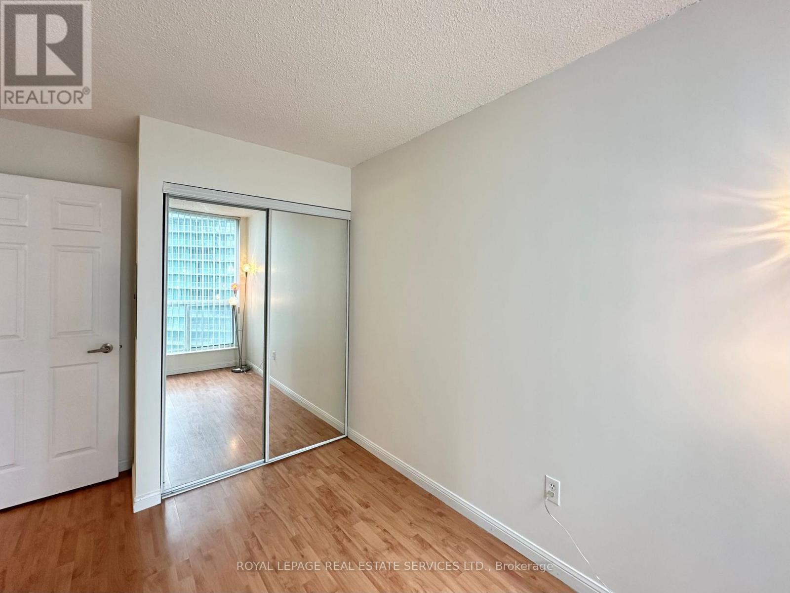 












918 - 23 LORRAINE DRIVE

,
Toronto,




Ontario
M2N6Z6

