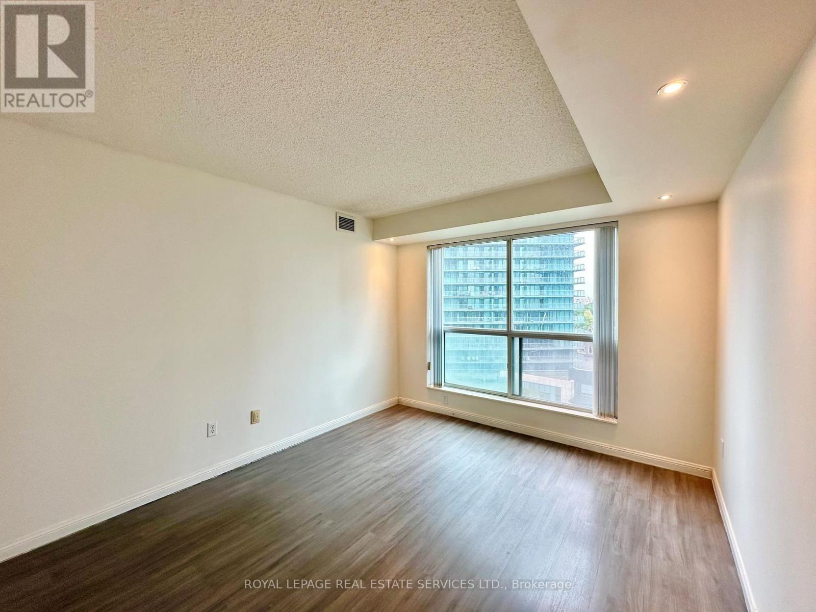 












918 - 23 LORRAINE DRIVE

,
Toronto,




Ontario
M2N6Z6

