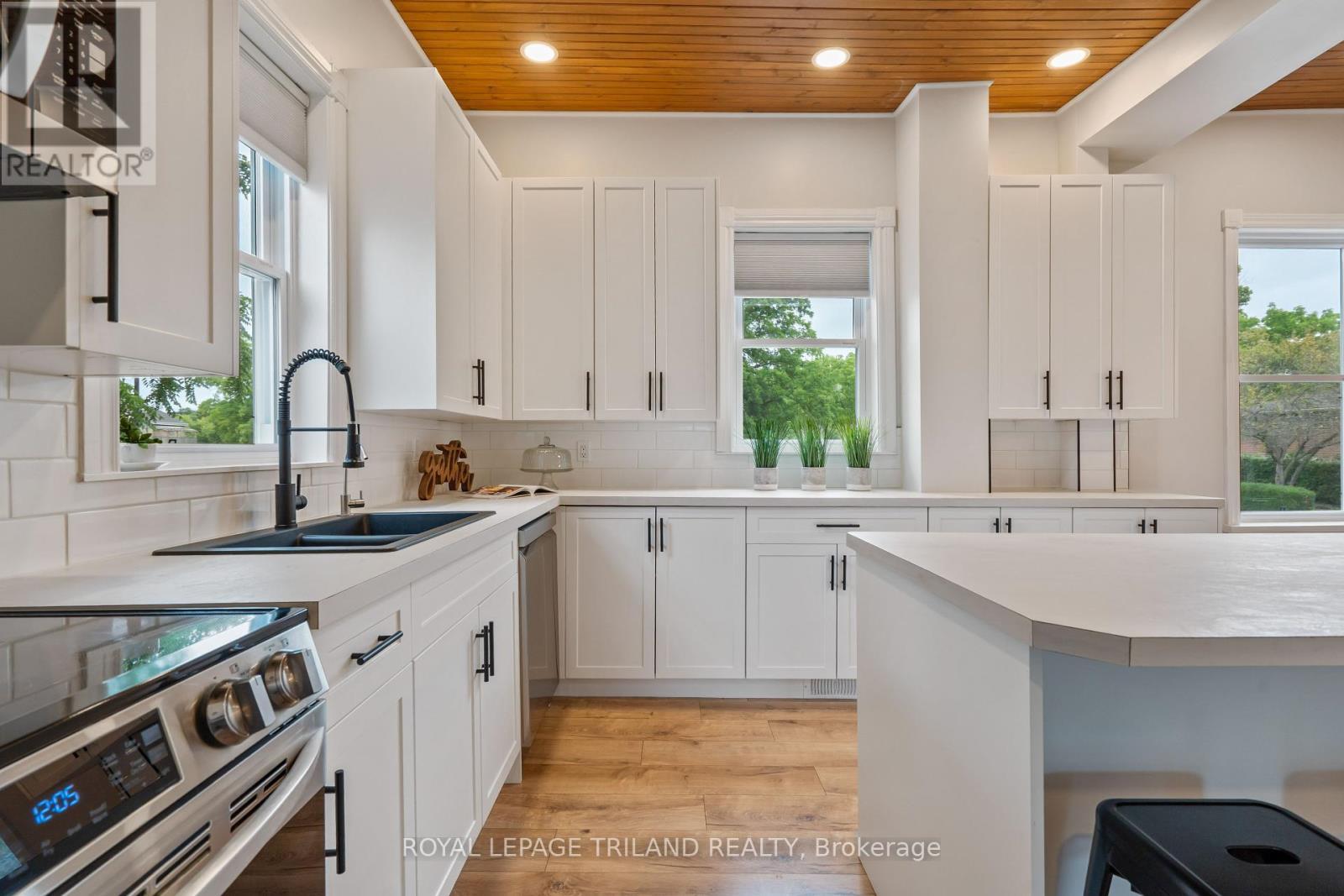 












191 CATHERINE STREET

,
North Middlesex (Parkhill),




Ontario
N0M2K0

