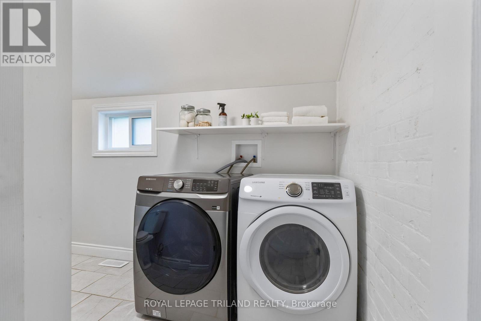












191 CATHERINE STREET

,
North Middlesex (Parkhill),




Ontario
N0M2K0

