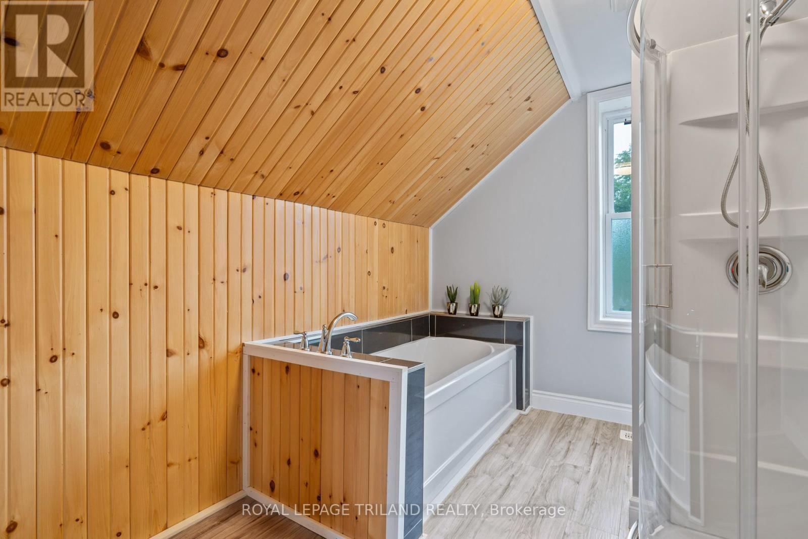 












191 CATHERINE STREET

,
North Middlesex (Parkhill),




Ontario
N0M2K0

