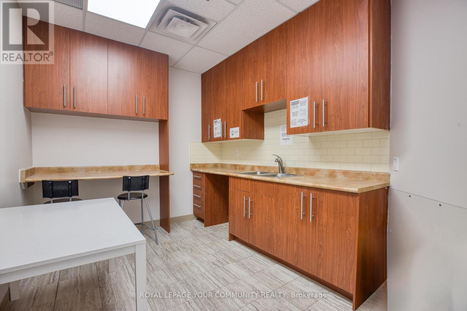 












306 - 2750 14TH AVENUE

,
Markham,




Ontario
L3R0B6

