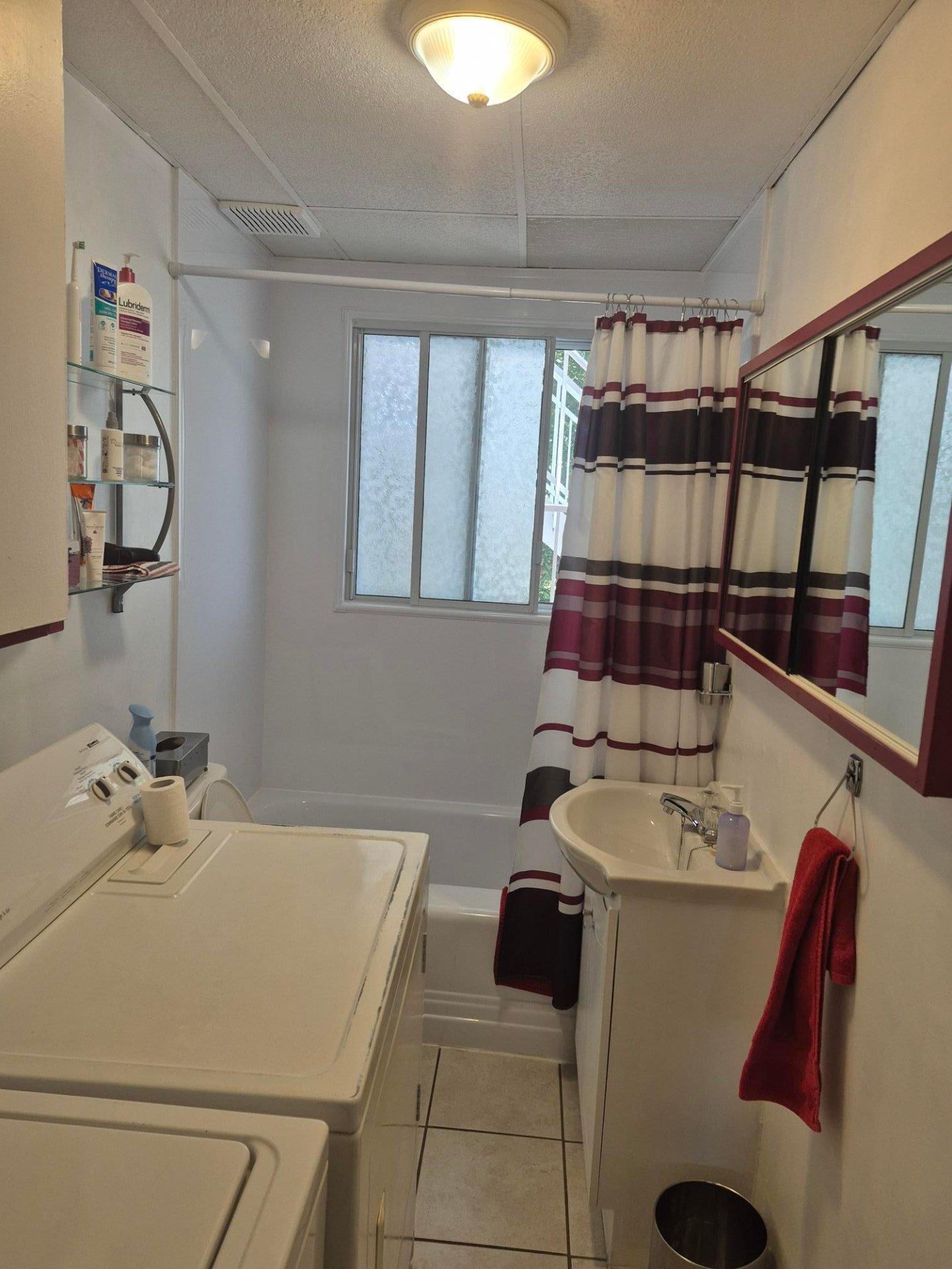 









147

 - 153


Rue St-Joseph

,
L'Assomption,




QC
J5W3B7

