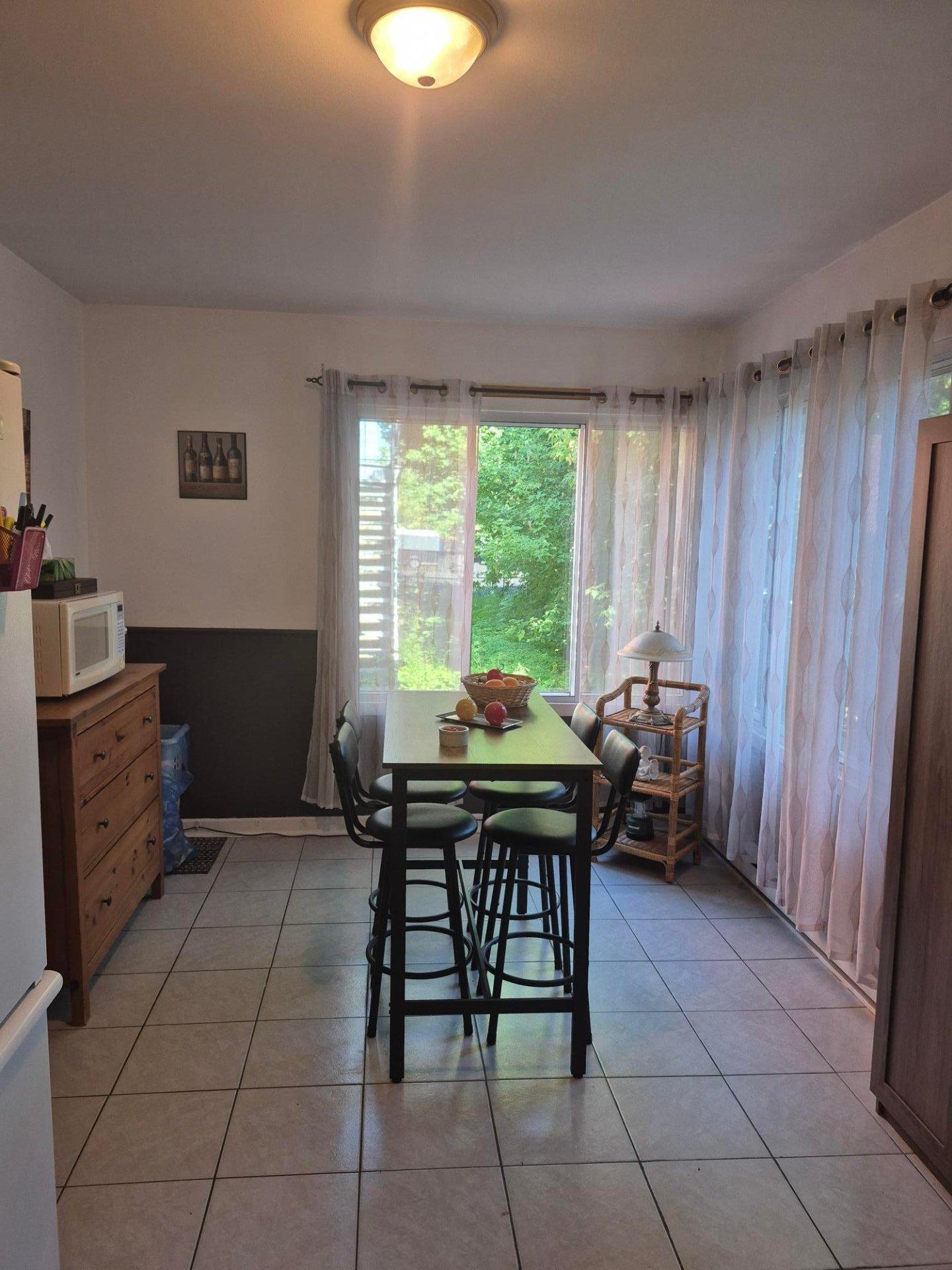 









147

 - 153


Rue St-Joseph

,
L'Assomption,




QC
J5W3B7

