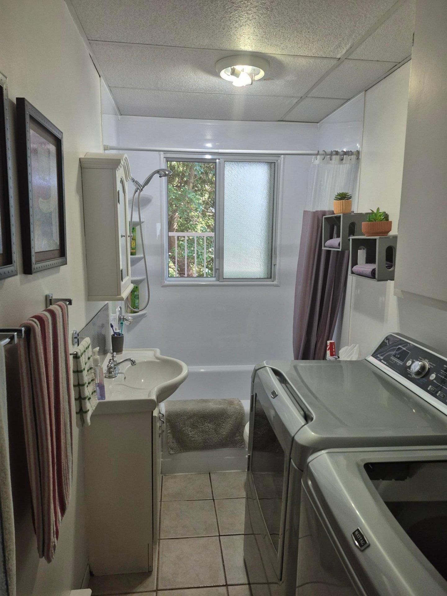 









147

 - 153


Rue St-Joseph

,
L'Assomption,




QC
J5W3B7

