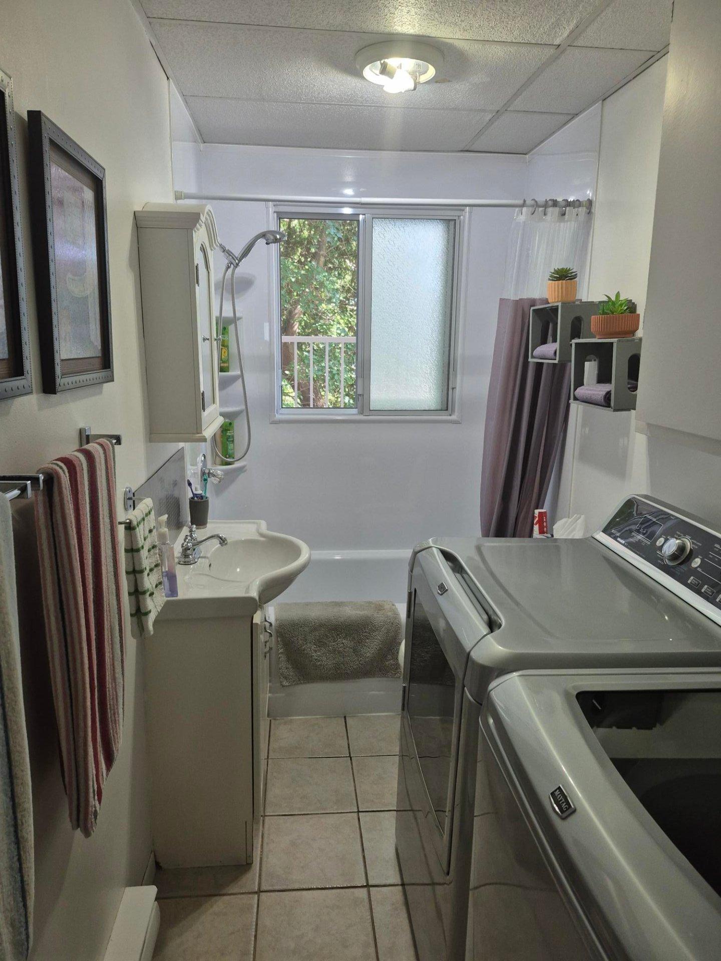 









147

 - 153


Rue St-Joseph

,
L'Assomption,




QC
J5W3B7

