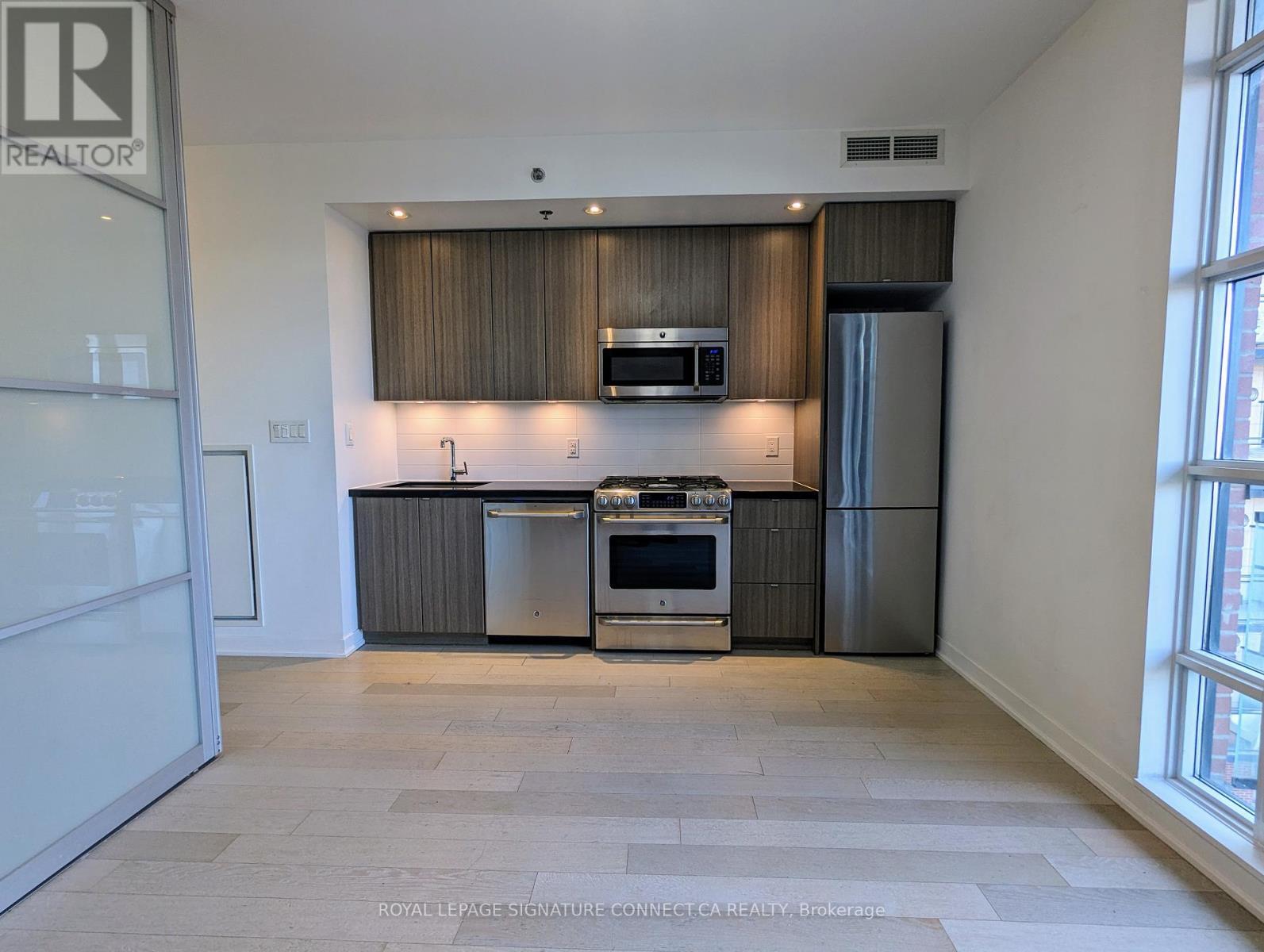 












410 - 88 COLGATE AVENUE

,
Toronto,




Ontario
M4M3L1

