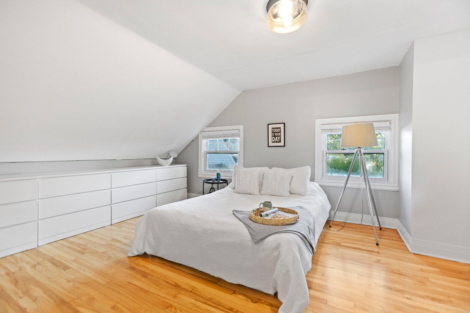 









62


Av. Waverley

,
Pointe-Claire,




QC
H9S4W8

