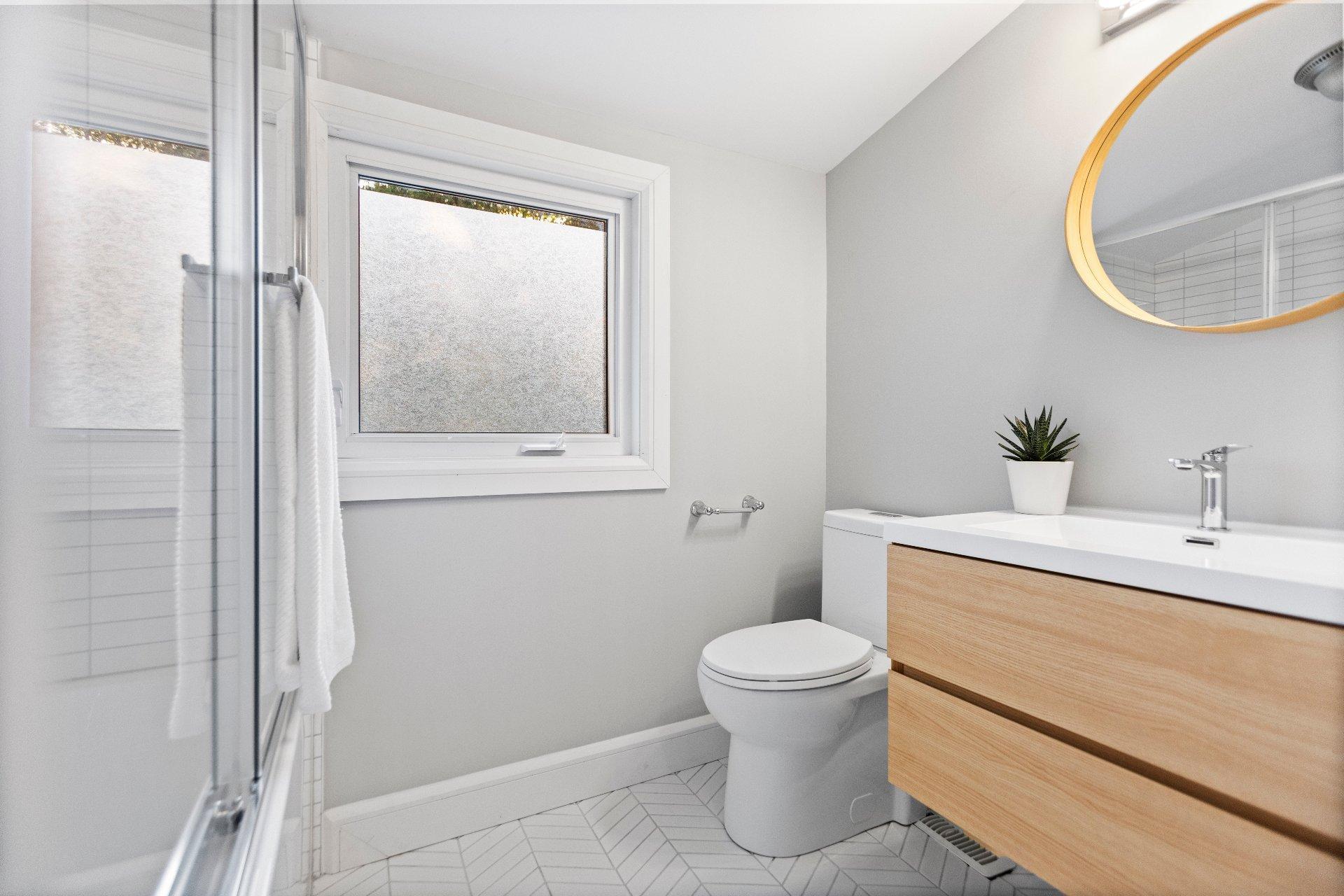 









62


Av. Waverley

,
Pointe-Claire,




QC
H9S4W8

