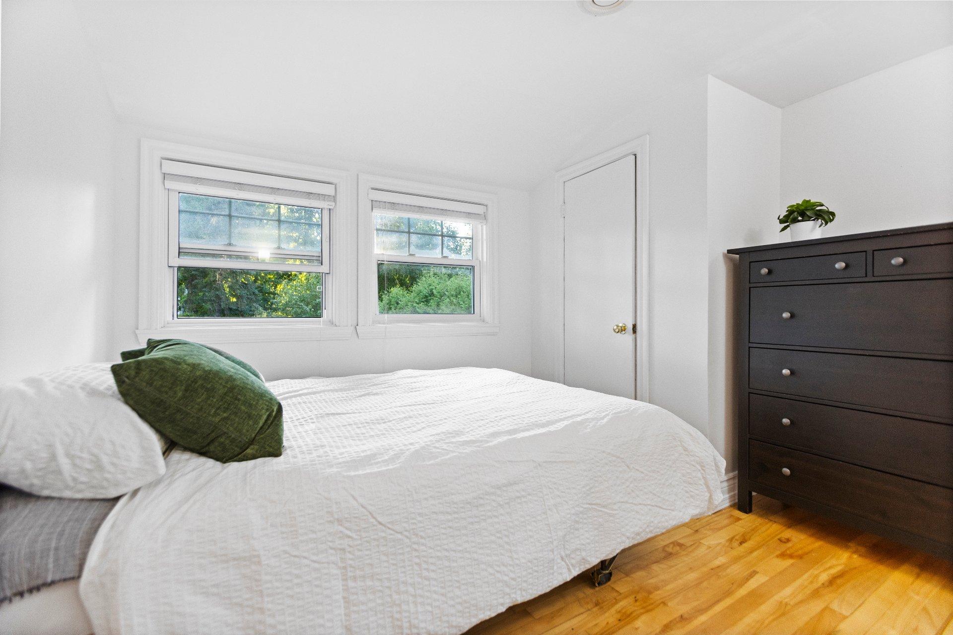 









62


Av. Waverley

,
Pointe-Claire,




QC
H9S4W8

