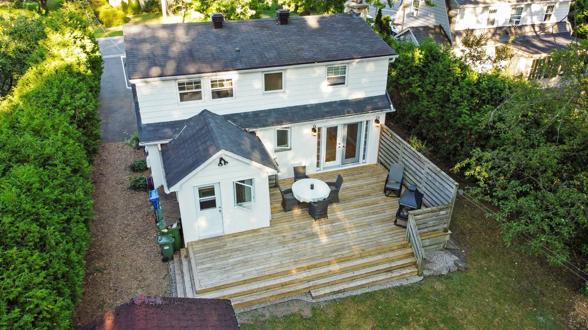 









62


Av. Waverley

,
Pointe-Claire,




QC
H9S4W8

