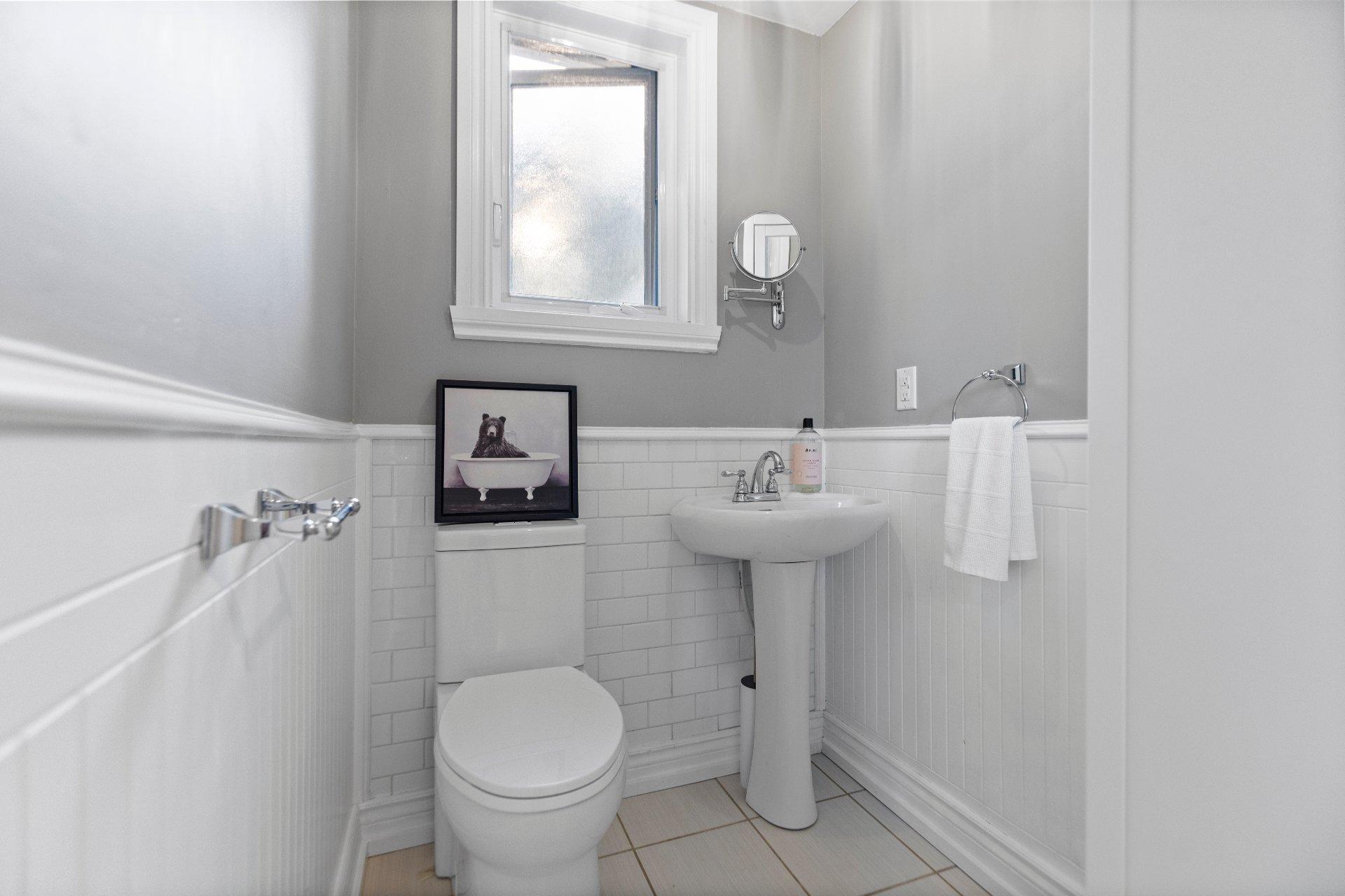 









62


Av. Waverley

,
Pointe-Claire,




QC
H9S4W8

