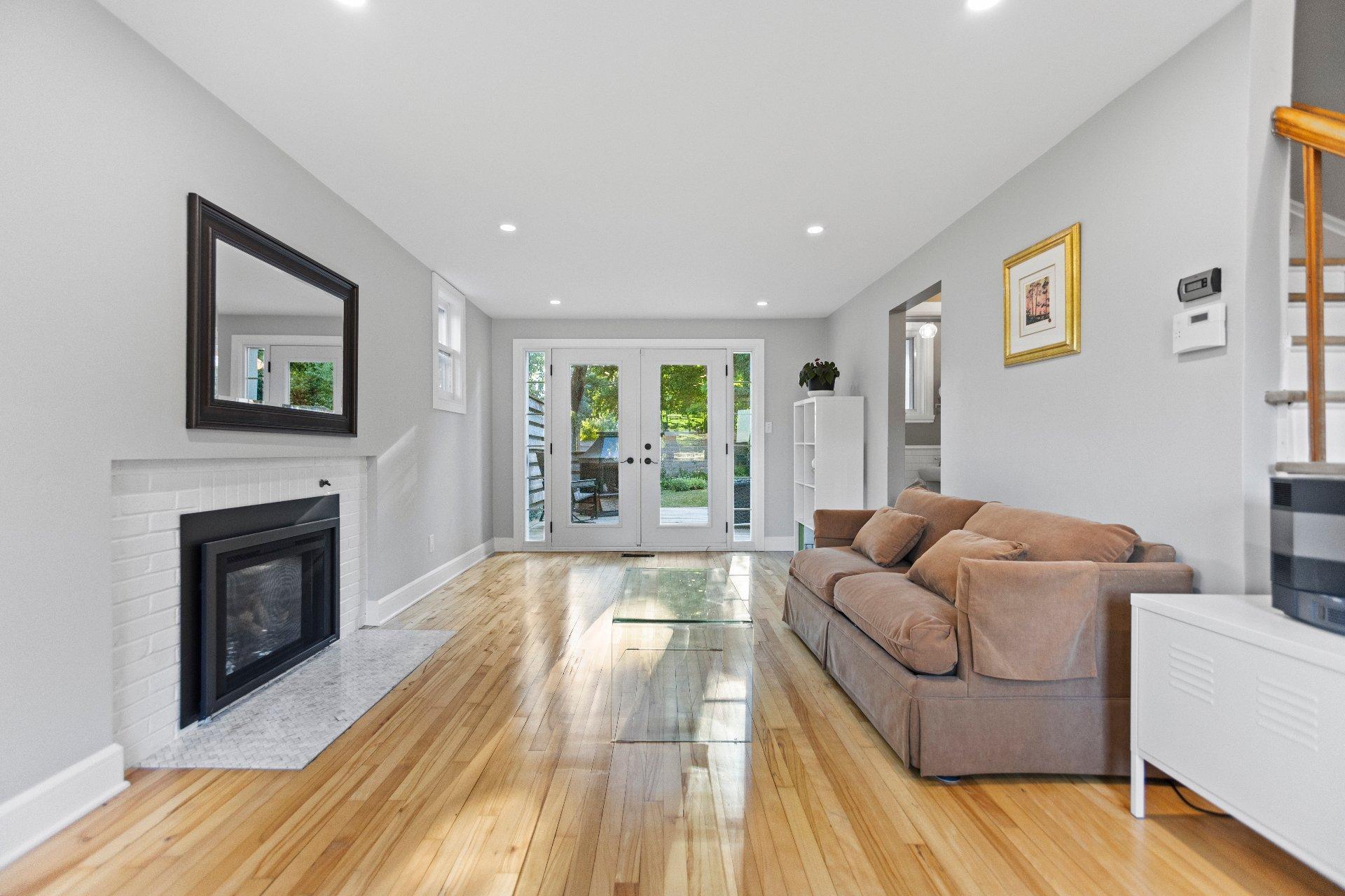 









62


Av. Waverley

,
Pointe-Claire,




QC
H9S4W8

