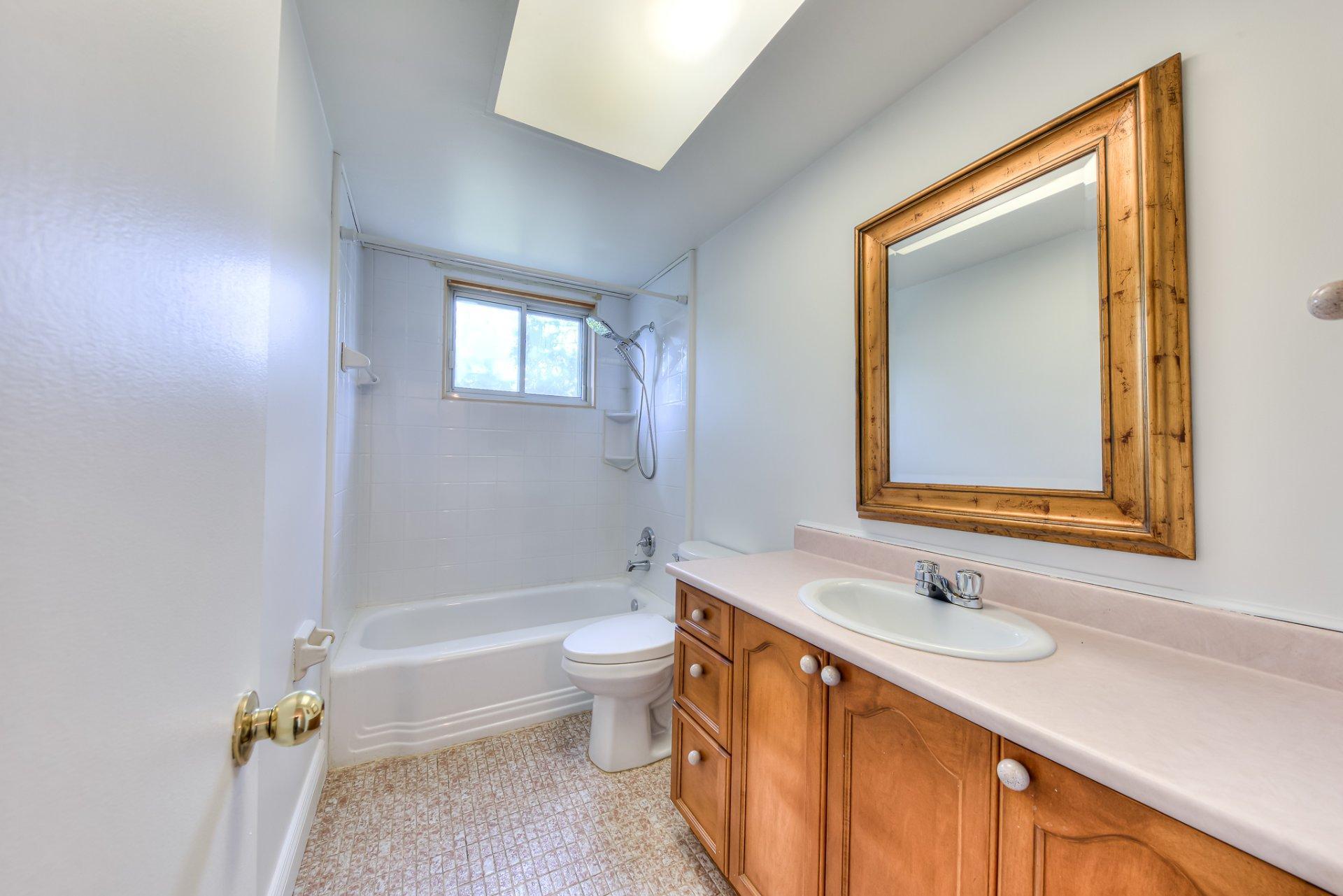 









200


Rue Beacon

,
Kirkland,




QC
H9J2G1

