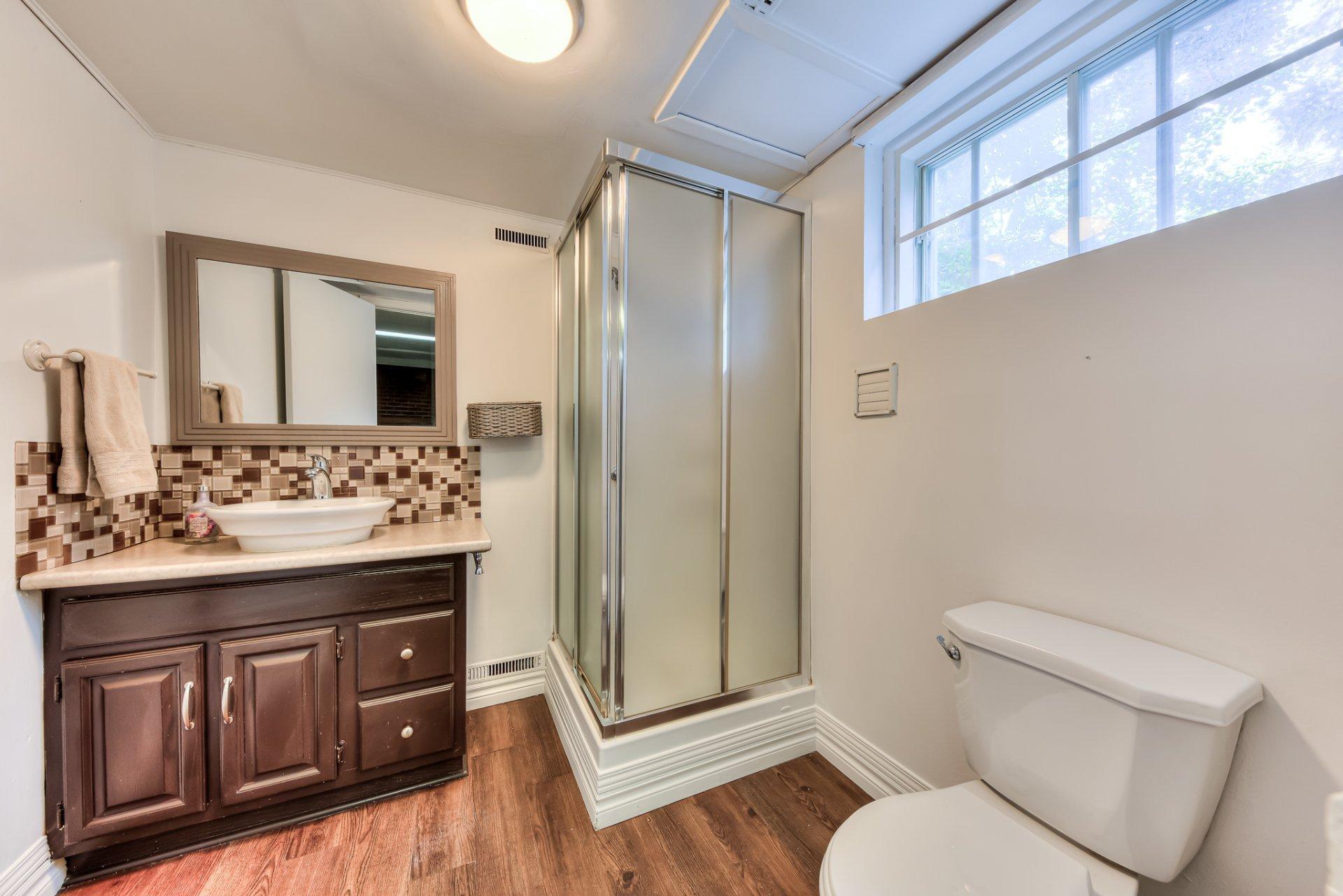 









200


Rue Beacon

,
Kirkland,




QC
H9J2G1

