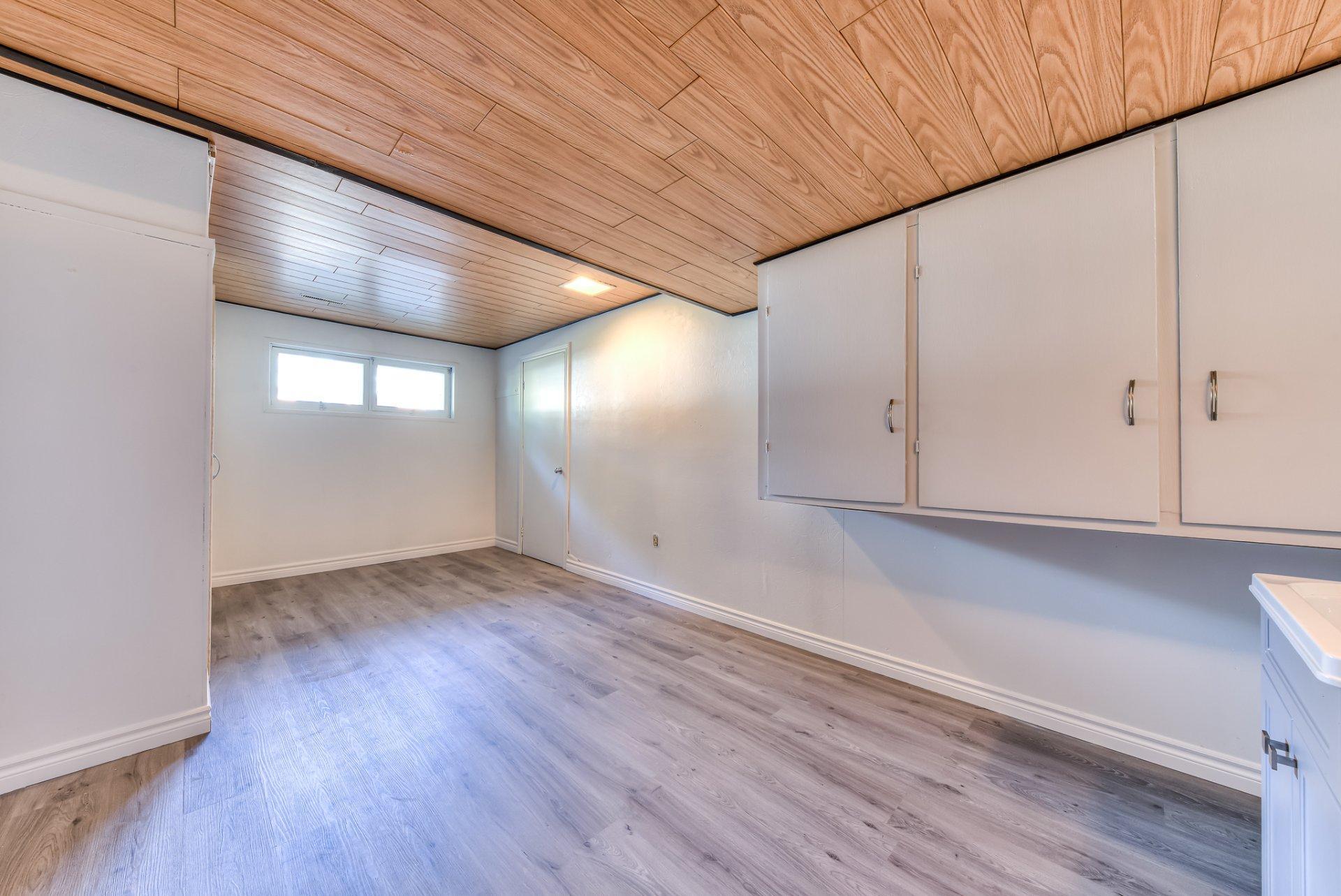 









200


Rue Beacon

,
Kirkland,




QC
H9J2G1

