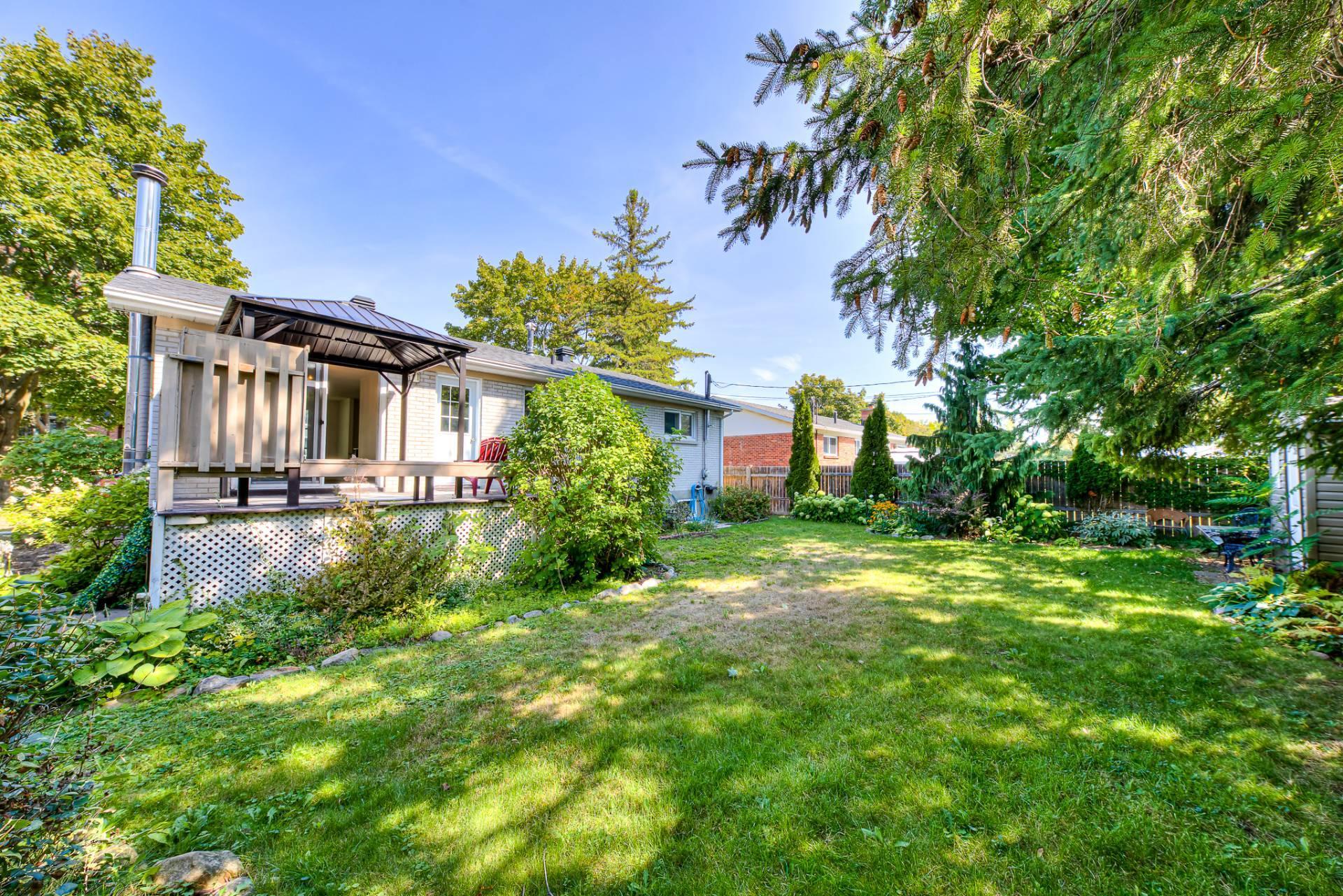 









200


Rue Beacon

,
Kirkland,




QC
H9J2G1

