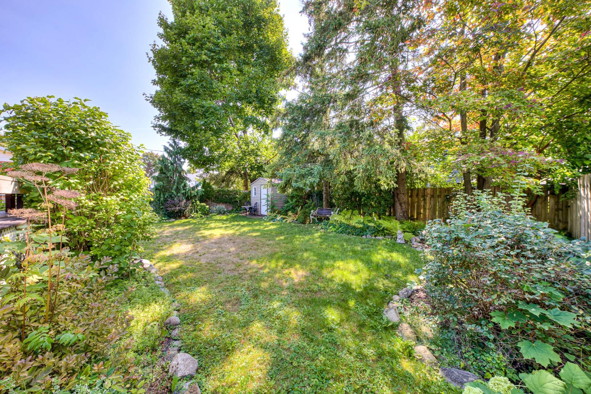 









200


Rue Beacon

,
Kirkland,




QC
H9J2G1

