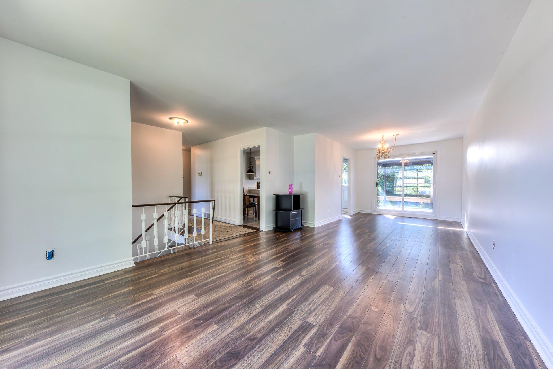 









200


Rue Beacon

,
Kirkland,




QC
H9J2G1

