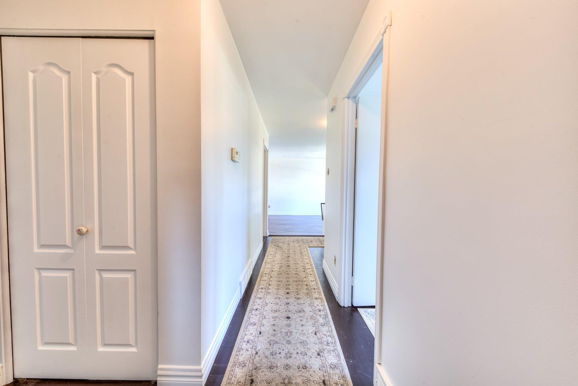 









200


Rue Beacon

,
Kirkland,




QC
H9J2G1

