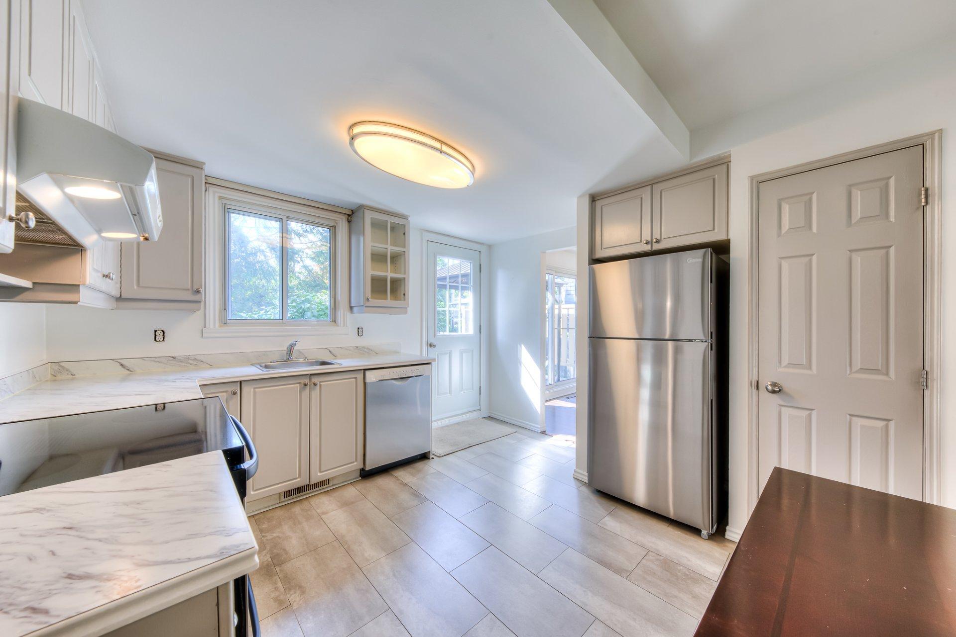 









200


Rue Beacon

,
Kirkland,




QC
H9J2G1

