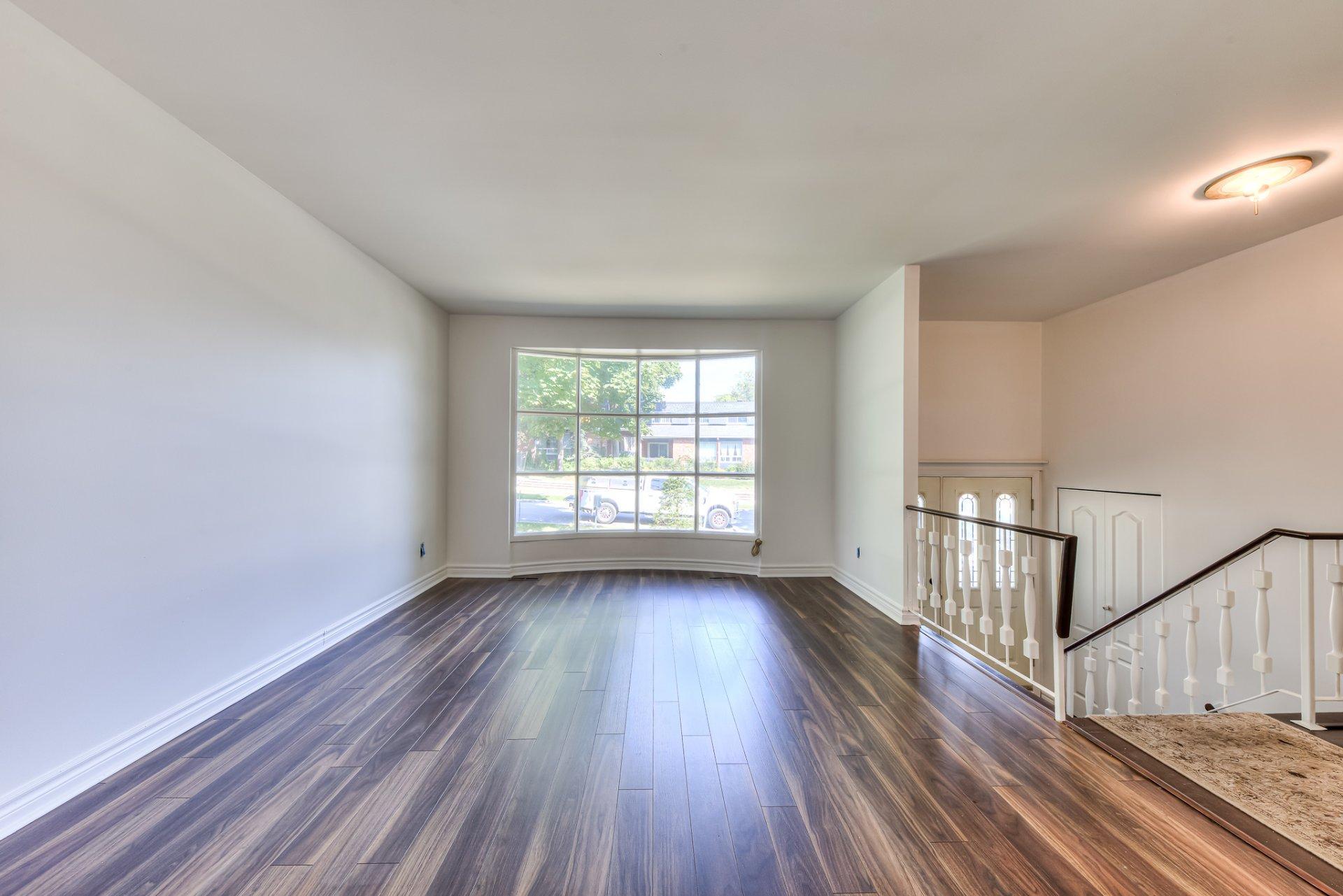 









200


Rue Beacon

,
Kirkland,




QC
H9J2G1

