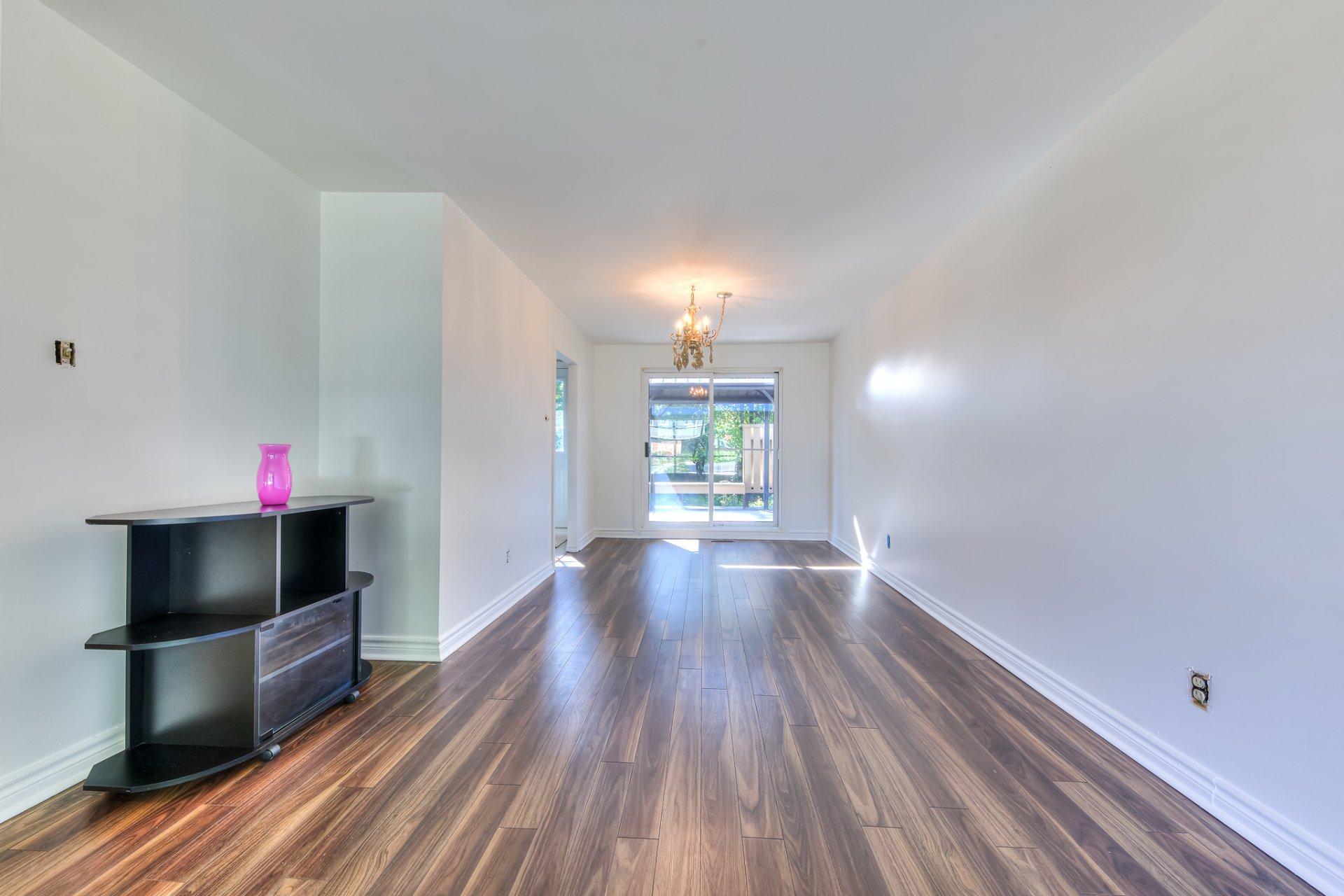 









200


Rue Beacon

,
Kirkland,




QC
H9J2G1

