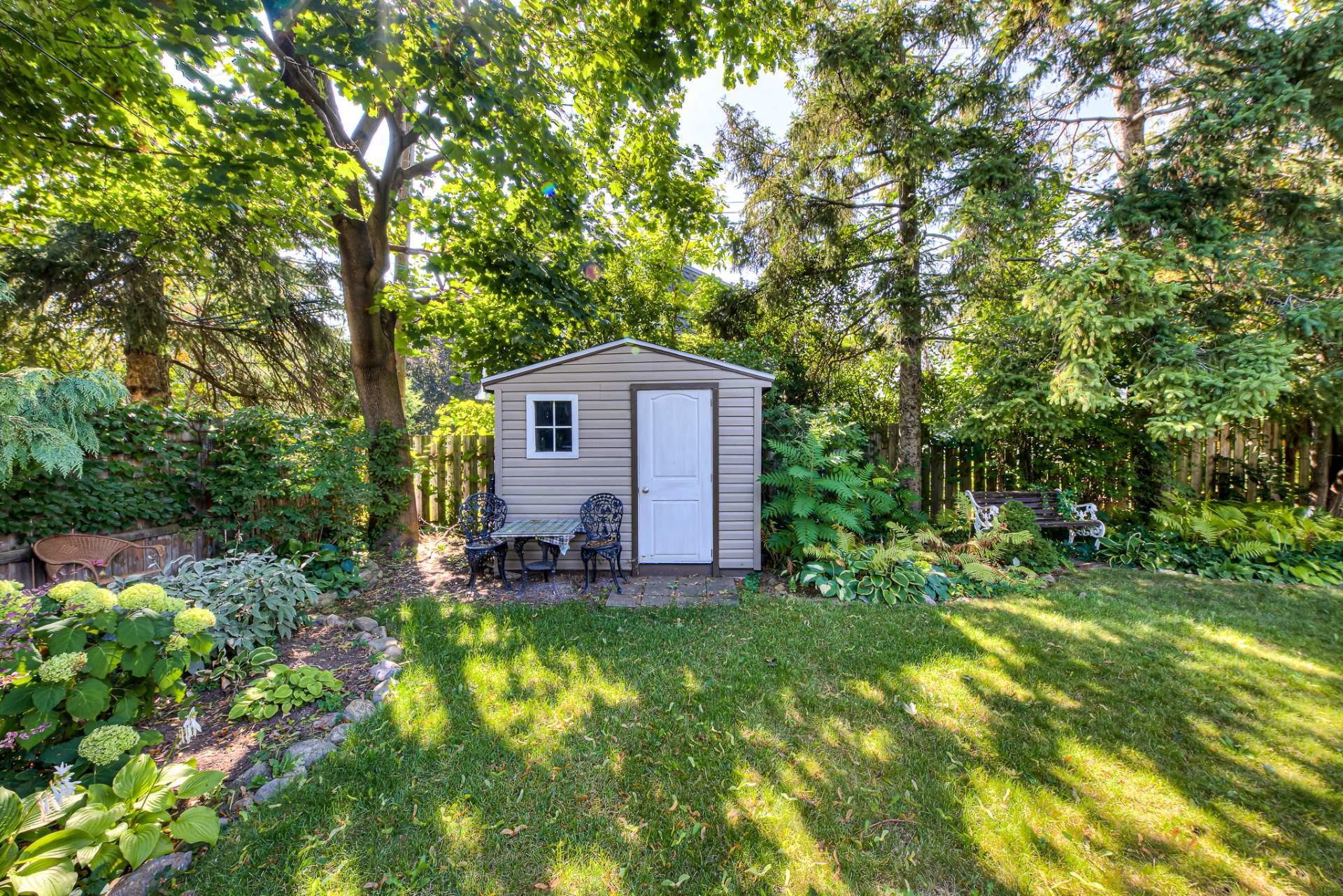 









200


Rue Beacon

,
Kirkland,




QC
H9J2G1

