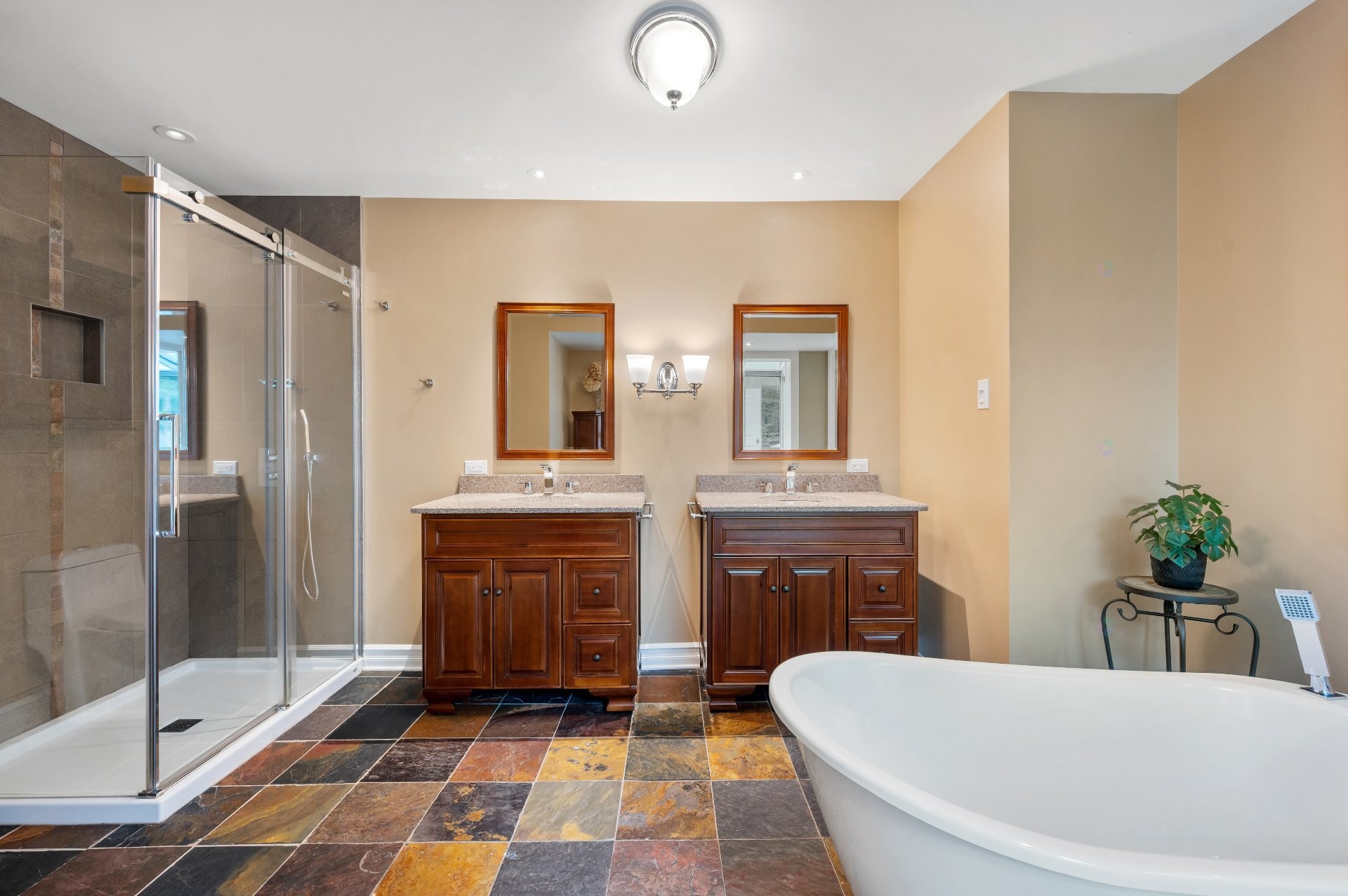 









1386


Rue des Peupliers

,
Mont-Saint-Hilaire,




QC
J3G2W3

