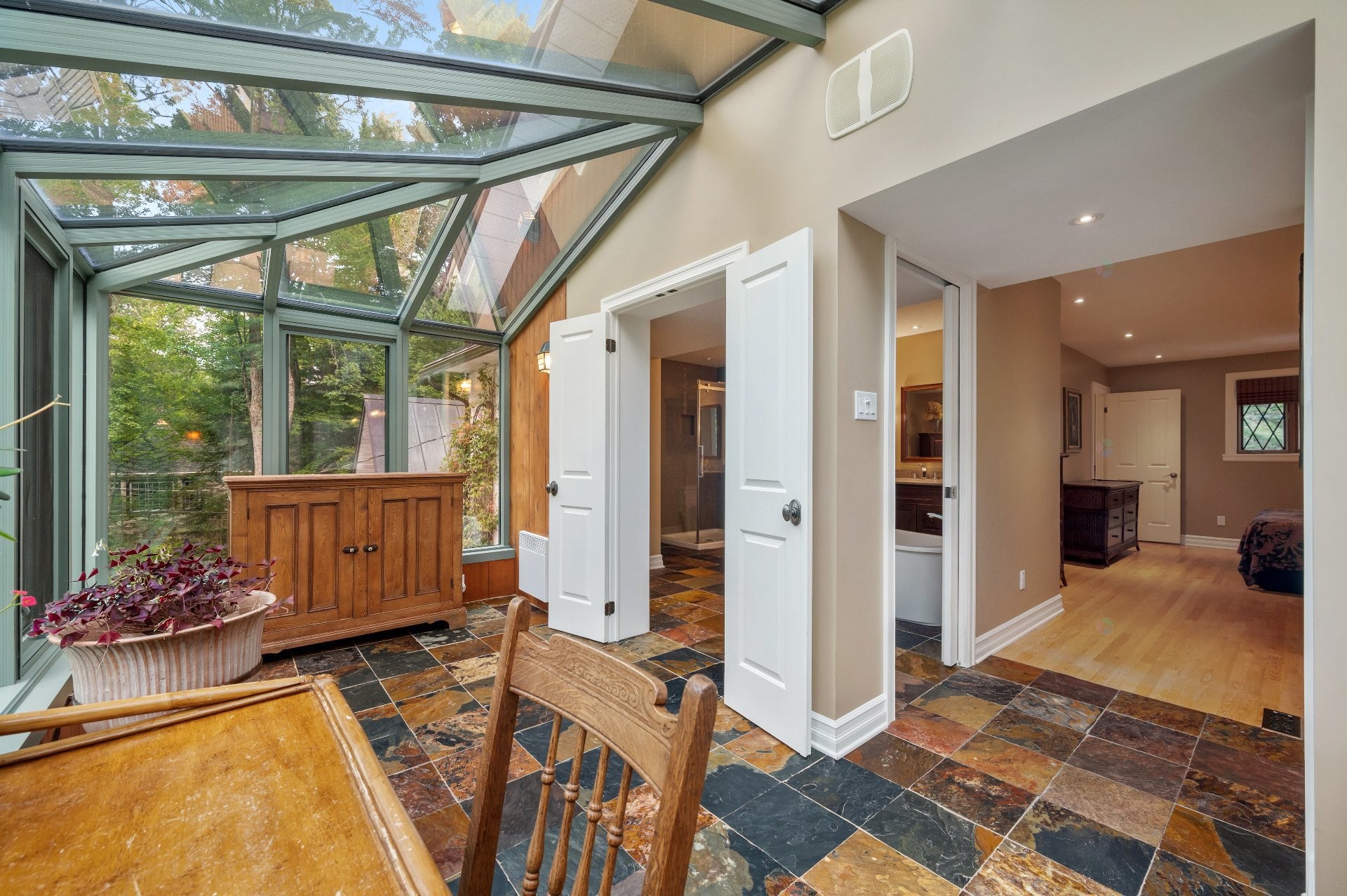 









1386


Rue des Peupliers

,
Mont-Saint-Hilaire,




QC
J3G2W3

