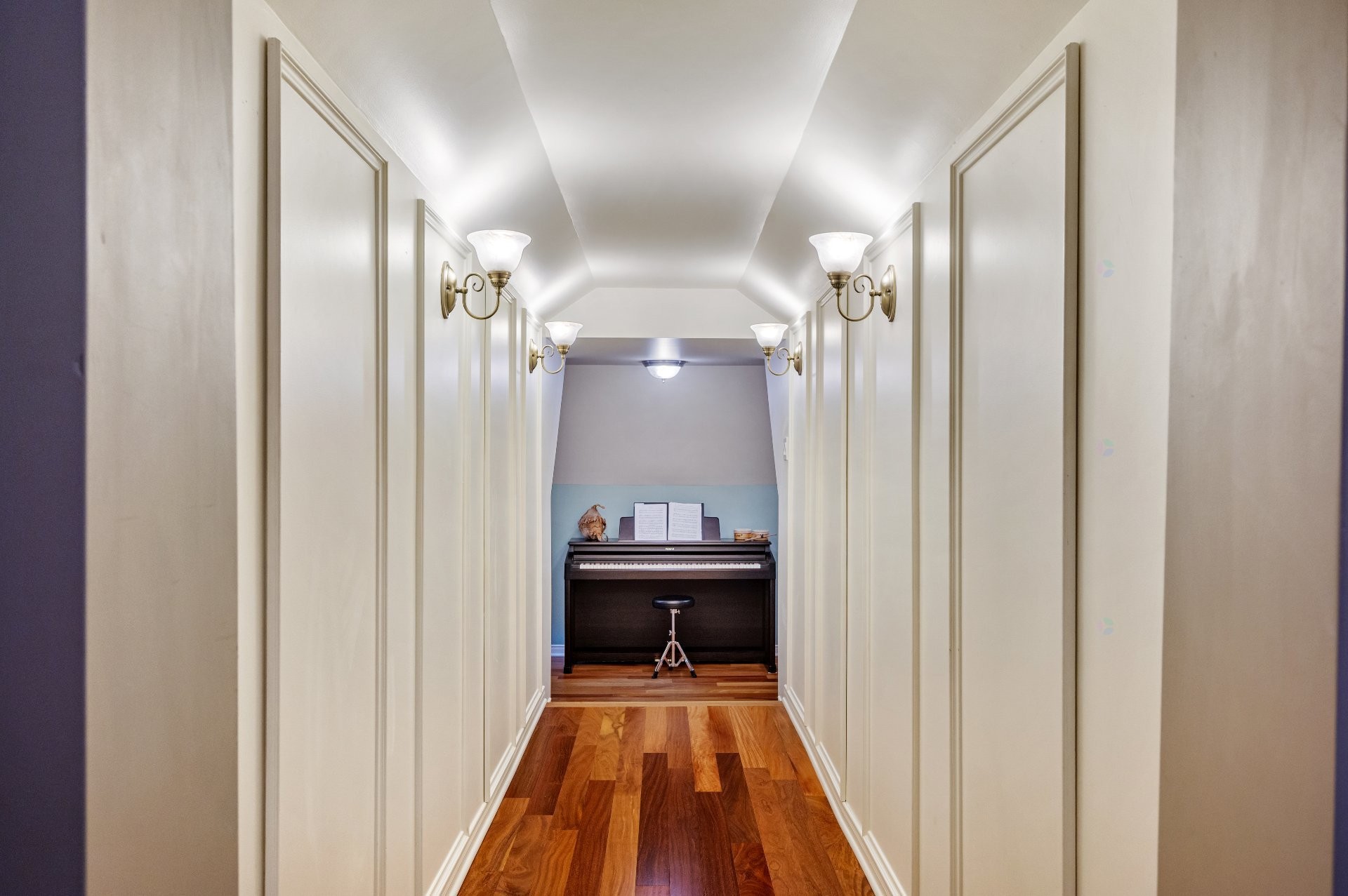 









1386


Rue des Peupliers

,
Mont-Saint-Hilaire,




QC
J3G2W3

