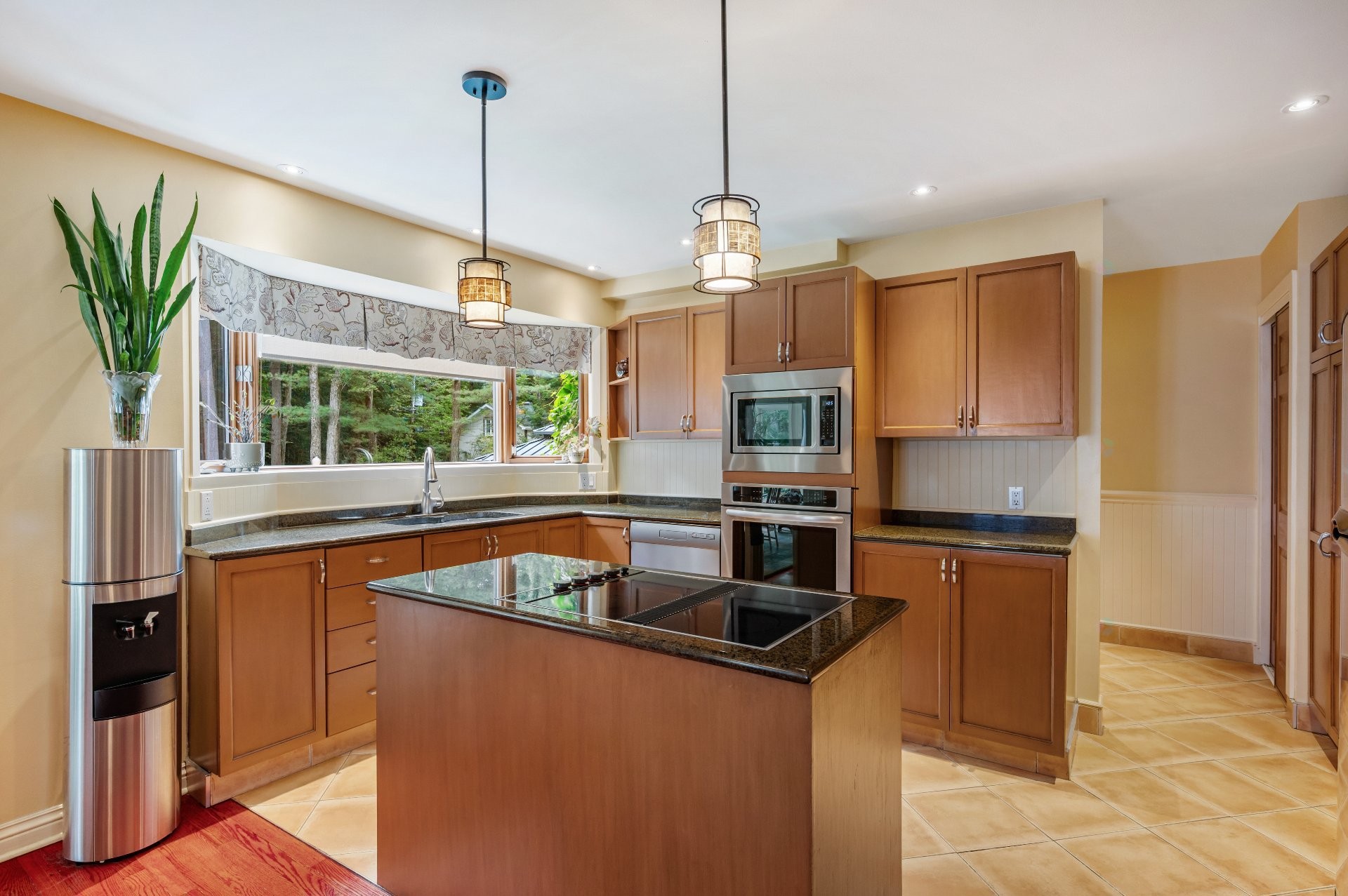 









1386


Rue des Peupliers

,
Mont-Saint-Hilaire,




QC
J3G2W3

