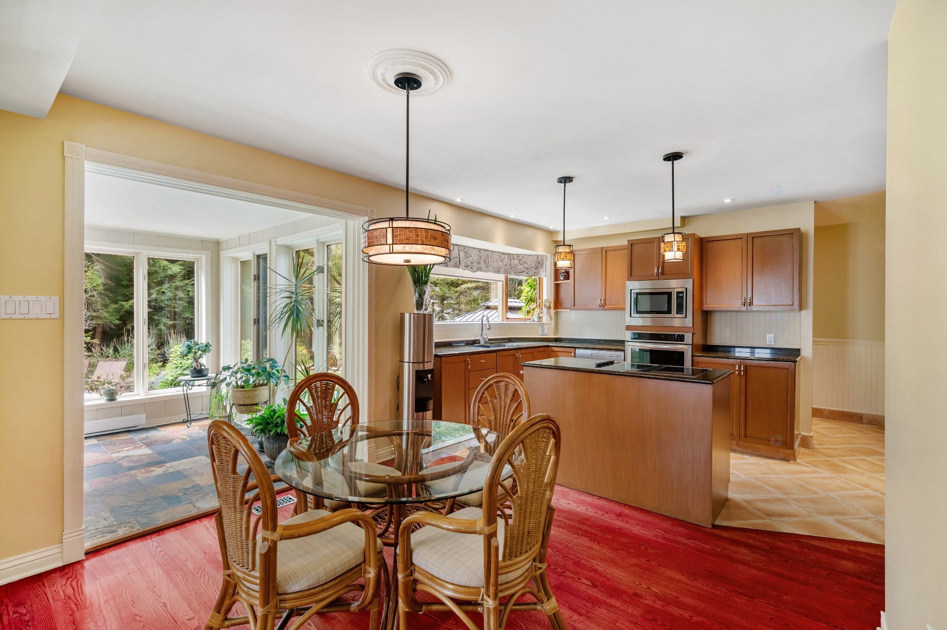 









1386


Rue des Peupliers

,
Mont-Saint-Hilaire,




QC
J3G2W3

