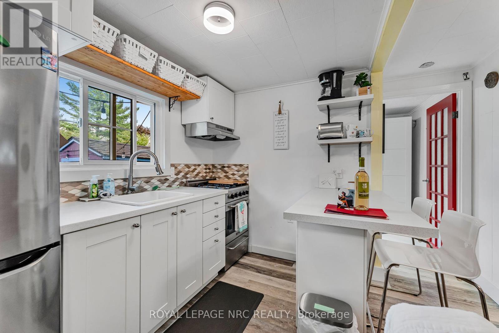 












3983 VICTORIA ROAD

,
Fort Erie (Crystal Beach),




Ontario
L0S1B0

